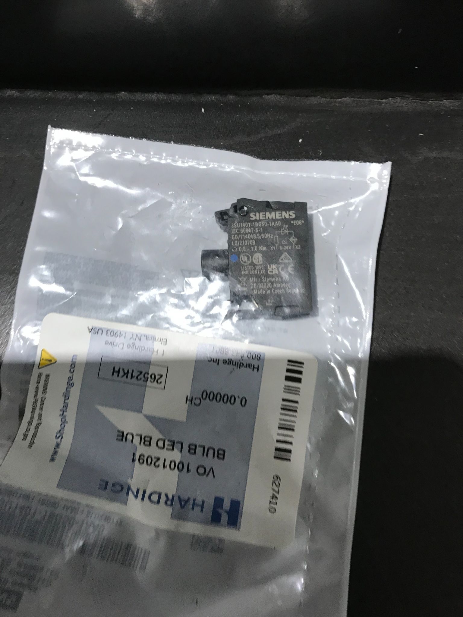 SIEMENS 3SU1401-1BG50-1AA0 CONNECTORS NEW 1
