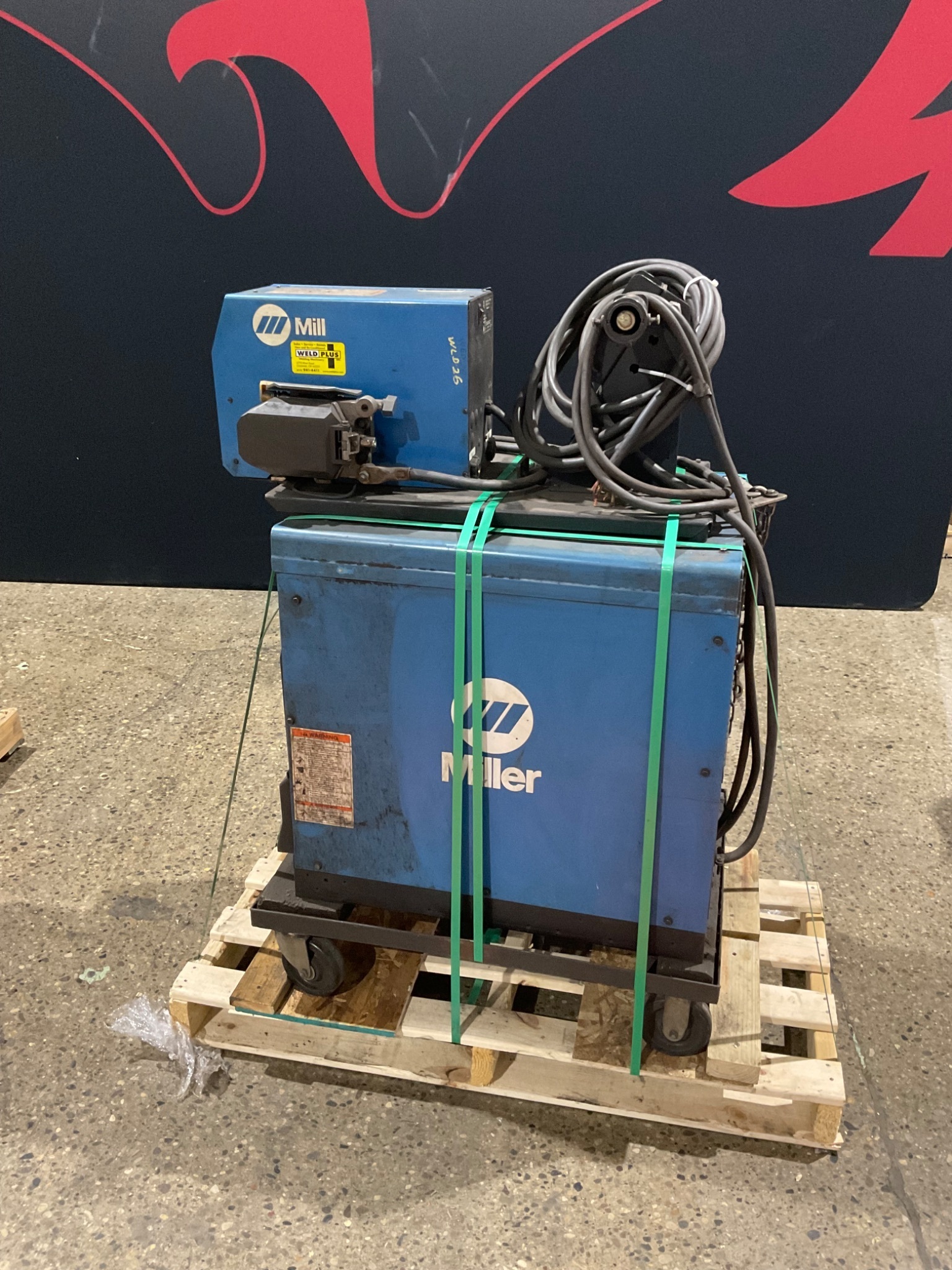 MILLER CP-302 WELDER W 60SERIES WIRE FEEDER USED 0