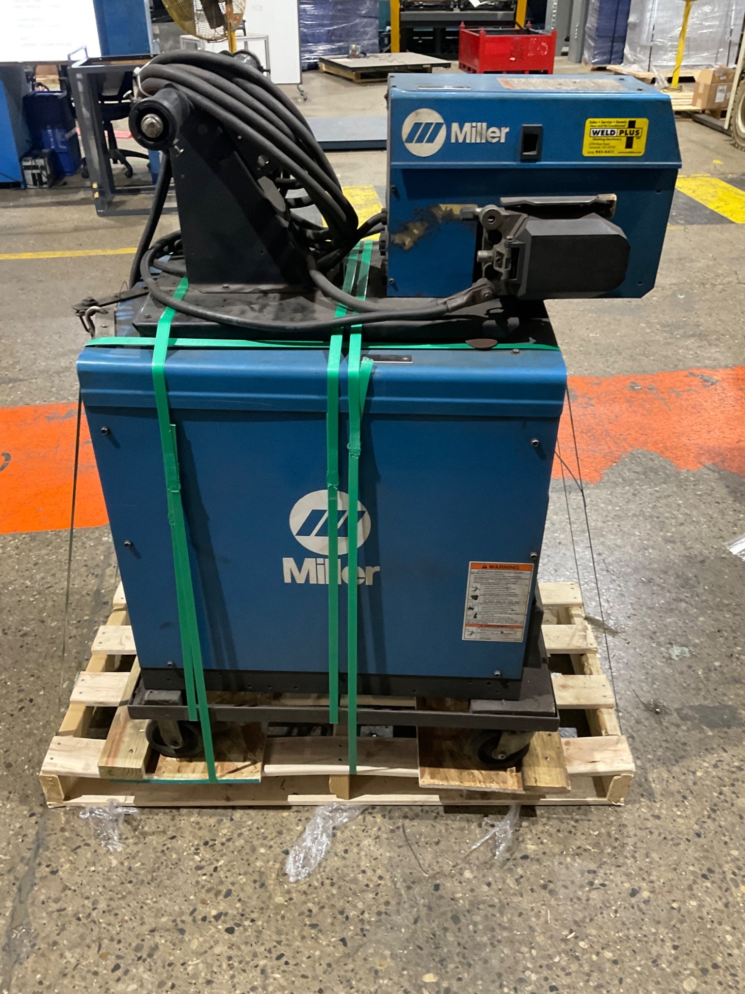 MILLER CP-302 WELDER W 60SERIES WIRE FEEDER USED 1