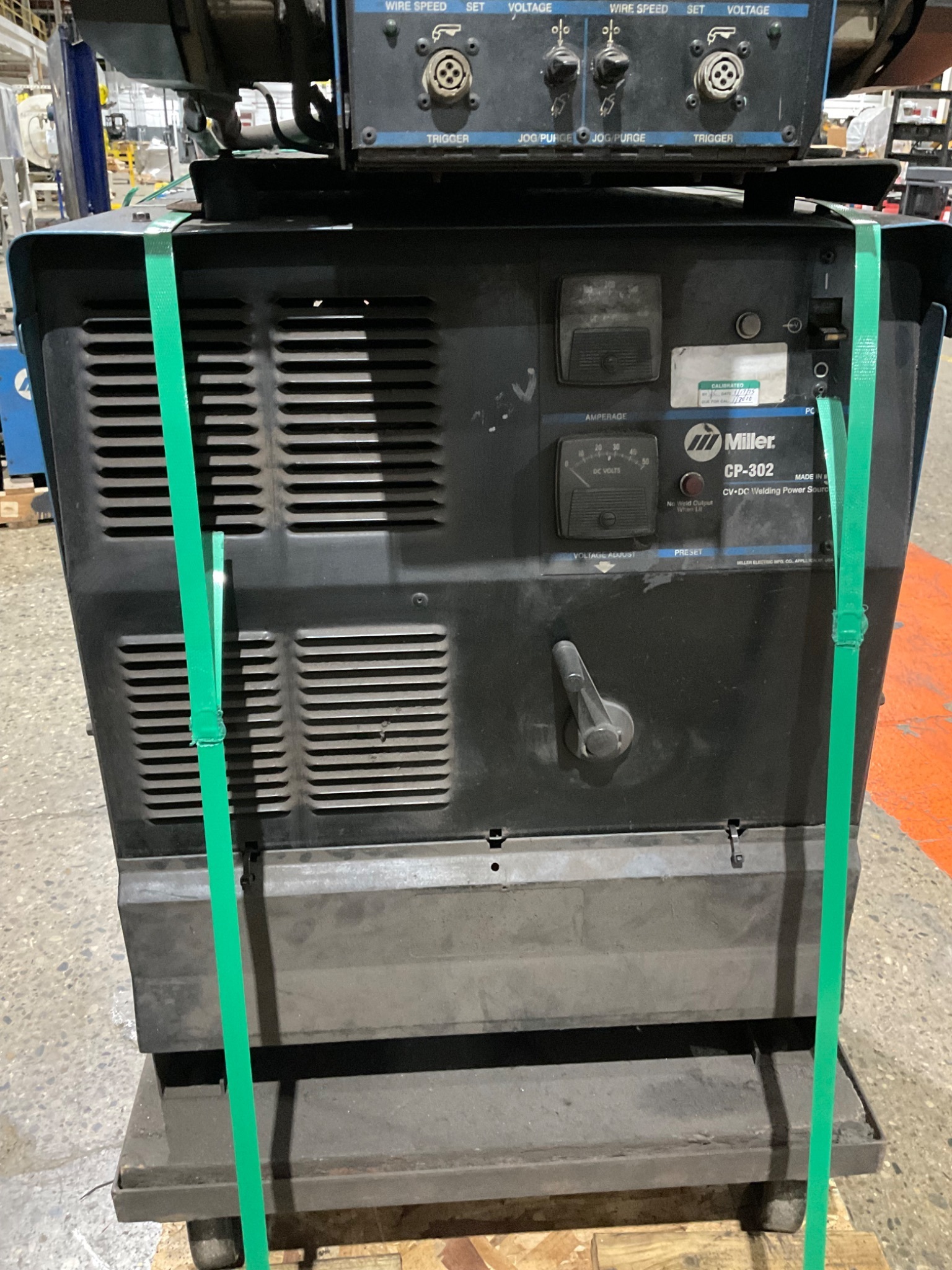 MILLER CP-302 WELDER W 60SERIES WIRE FEEDER USED 4