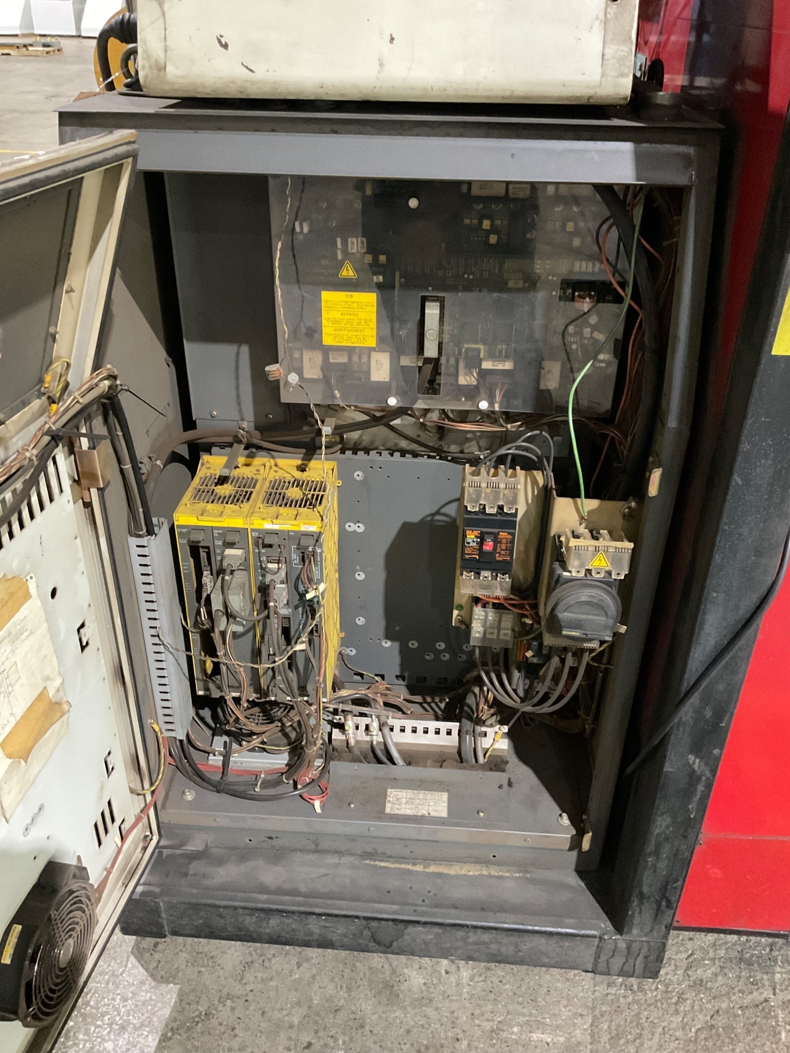 LINCOLN ELECTRIC SYSTEM 10 MIG CELL FANUC ROBOT 19