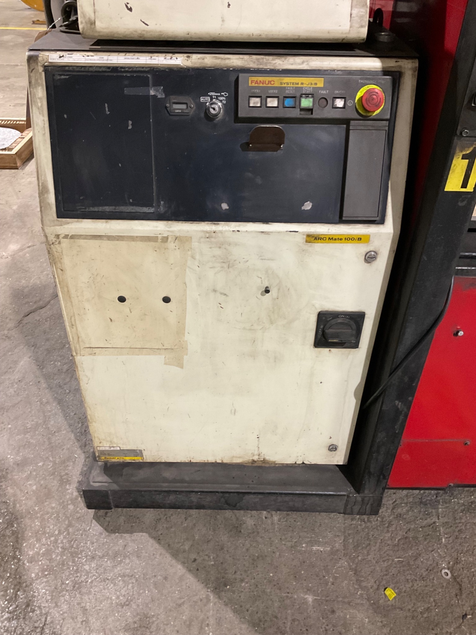 LINCOLN ELECTRIC SYSTEM 10 MIG CELL FANUC ROBOT 17