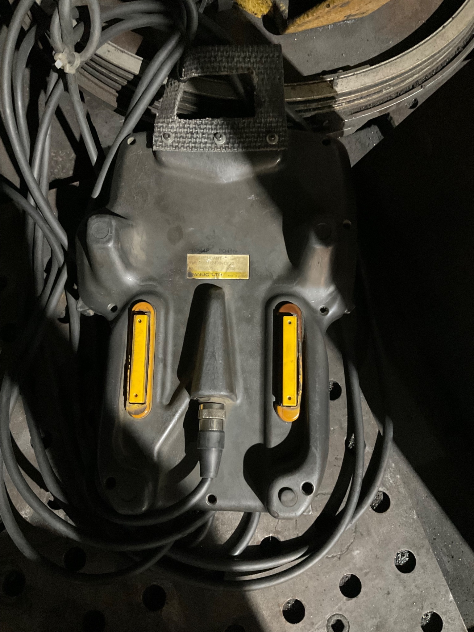 LINCOLN ELECTRIC SYSTEM 10 MIG CELL FANUC ROBOT 11