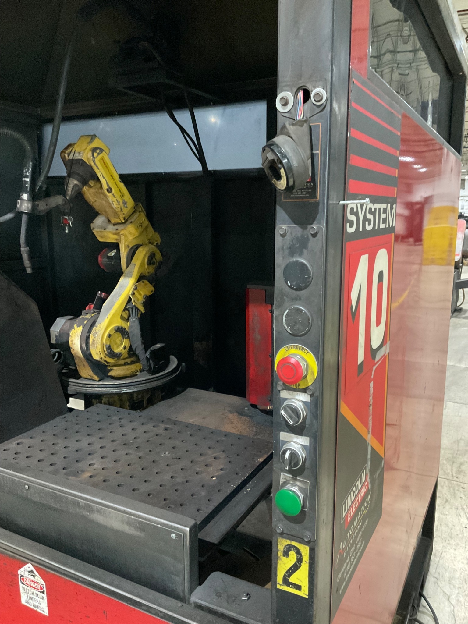 LINCOLN ELECTRIC SYSTEM 10 MIG CELL FANUC ROBOT 14