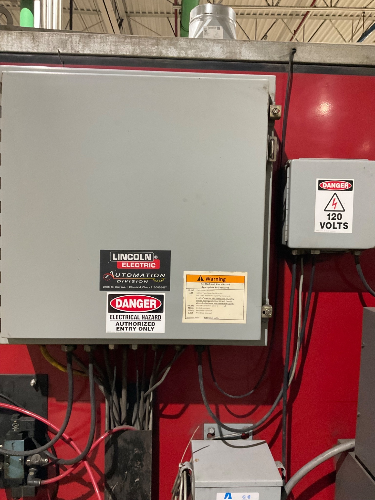LINCOLN ELECTRIC SYSTEM 10 MIG CELL FANUC ROBOT 3