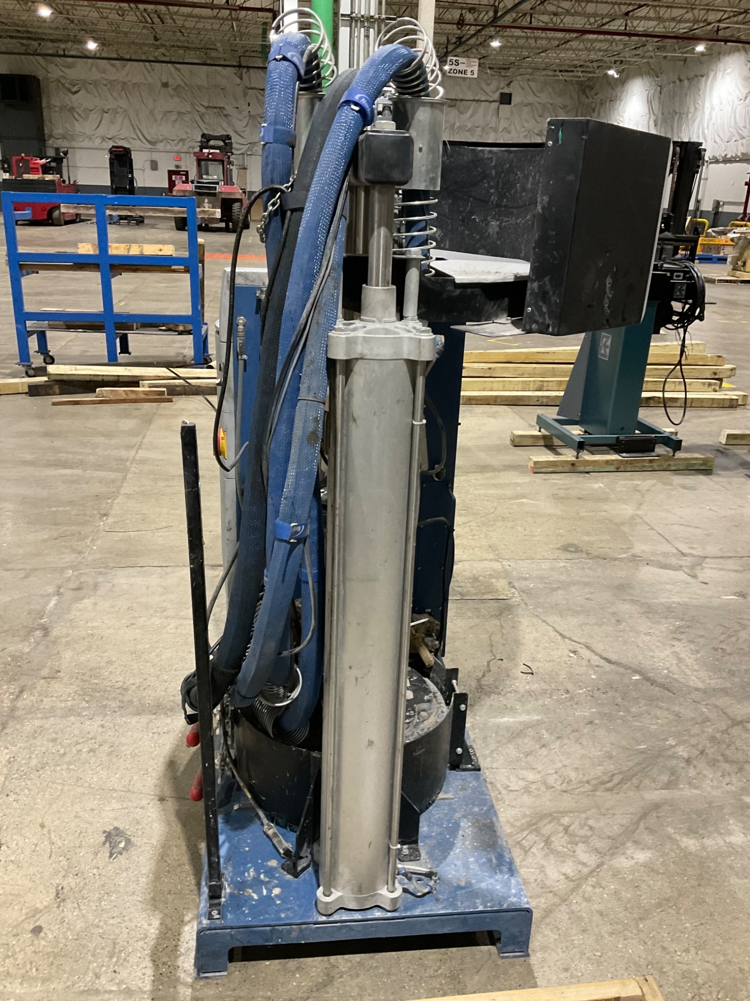 NORDSON 8247661 ADHESIVE MELTER 2