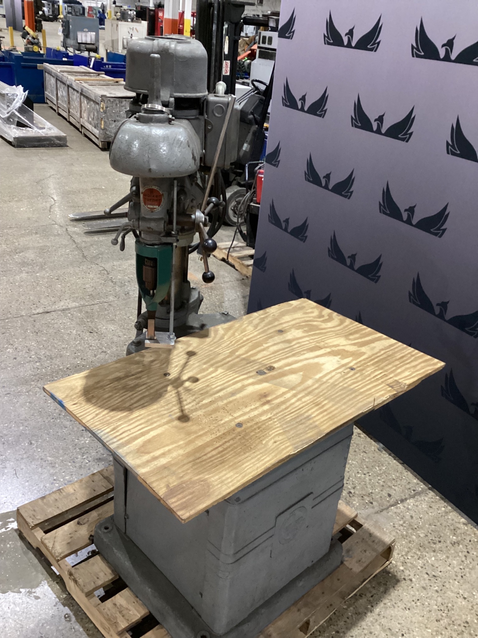 WALKER TURNER 2ft Radial Arm Drill USED 9
