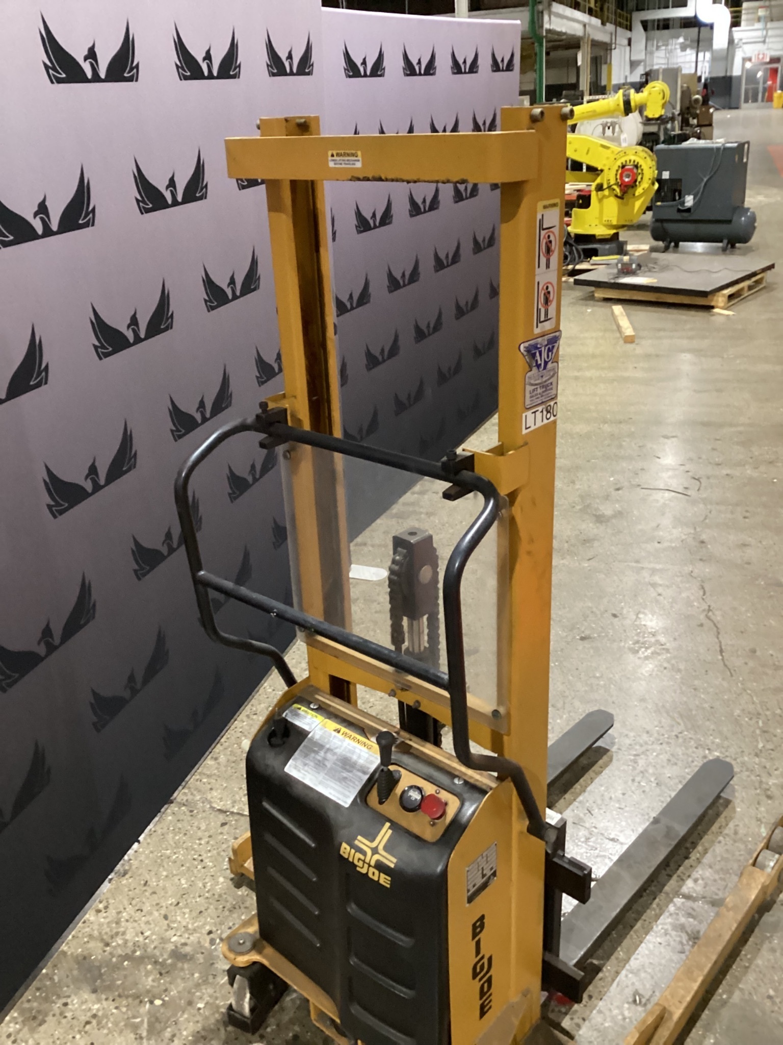 BIG JOE M-22-62 2200 lbs Capacity Electric Pallet Jack USED 2
