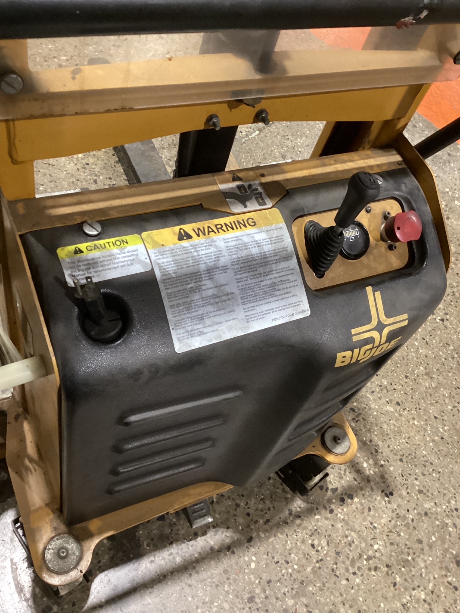 BIG JOE M-22-62 2200 lbs Capacity Electric Pallet Jack USED 5