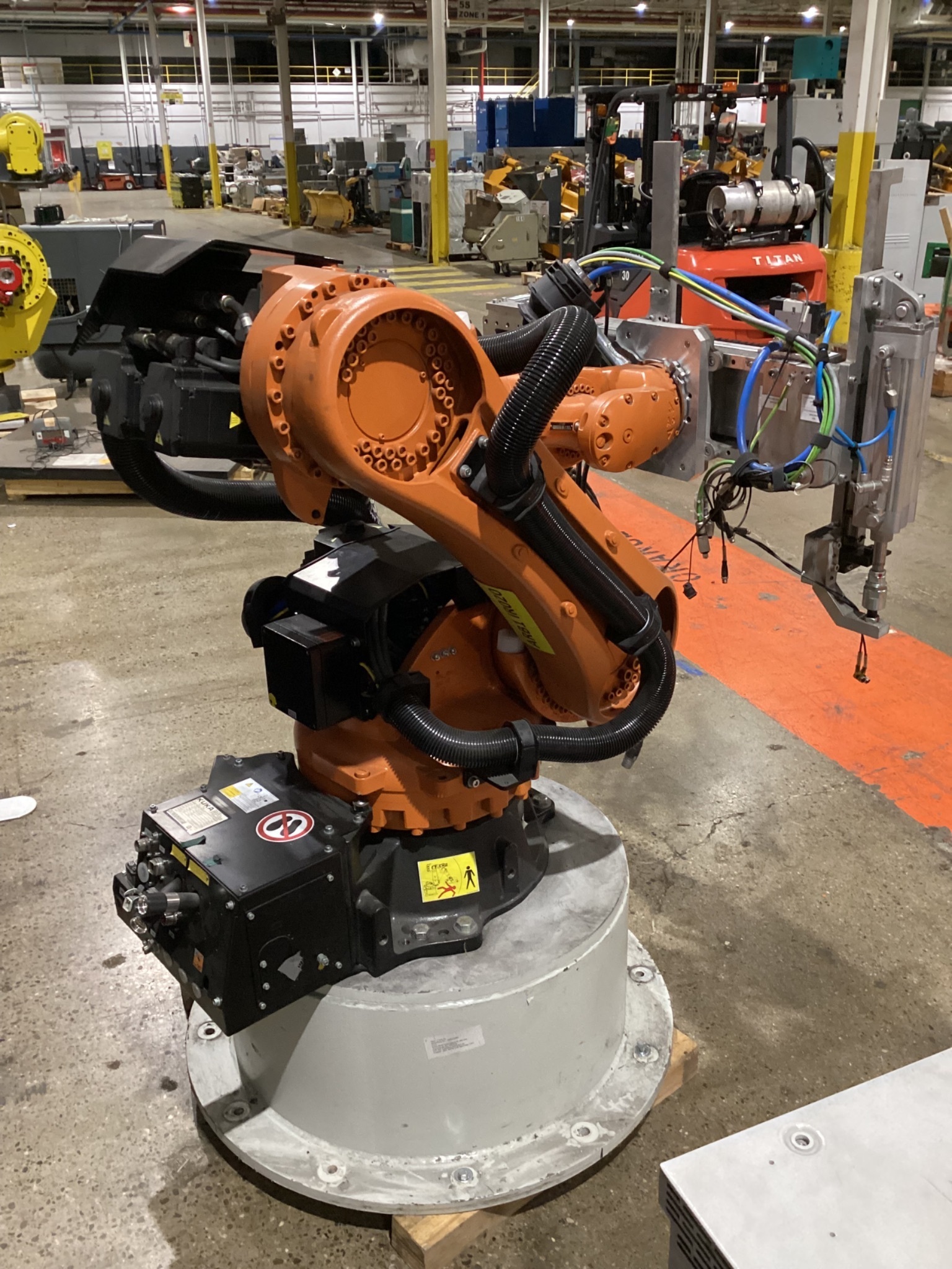 KUKA KR 120 R1800 nano Robot w/ KR C4 NA Controls, Missing Cable Set USED 6