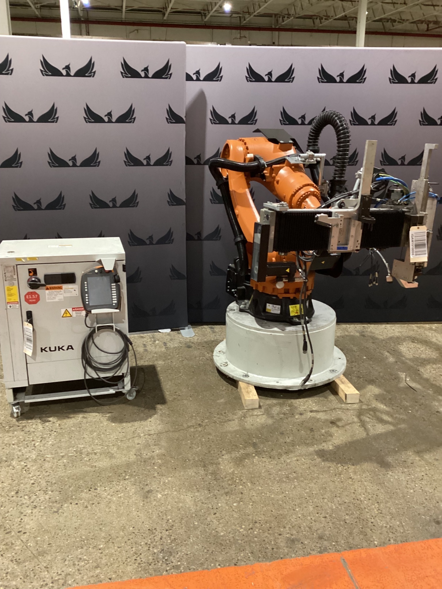 KUKA KR 120 R1800 nano Robot w/ KR C4 NA Controls, Missing Cable Set USED 0