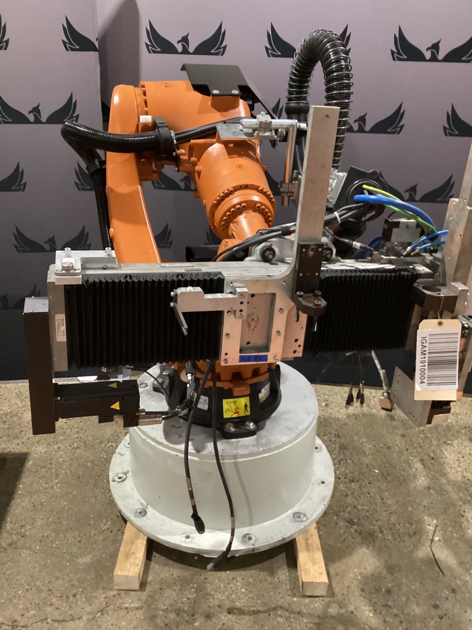 KUKA KR 120 R1800 nano Robot w/ KR C4 NA Controls, Missing Cable Set USED 2