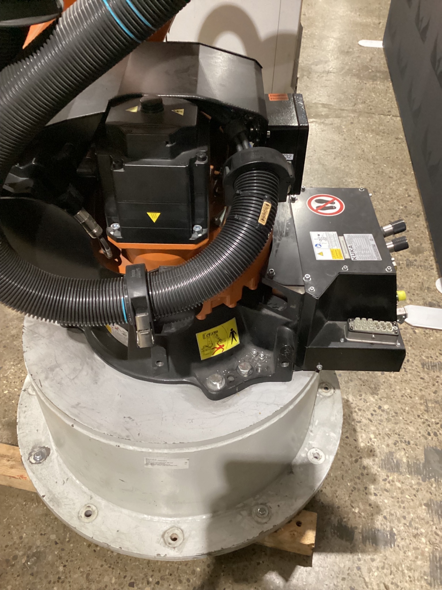 KUKA KR 120 R1800 nano Robot w/ KR C4 NA Controls, Missing Cable Set USED 6