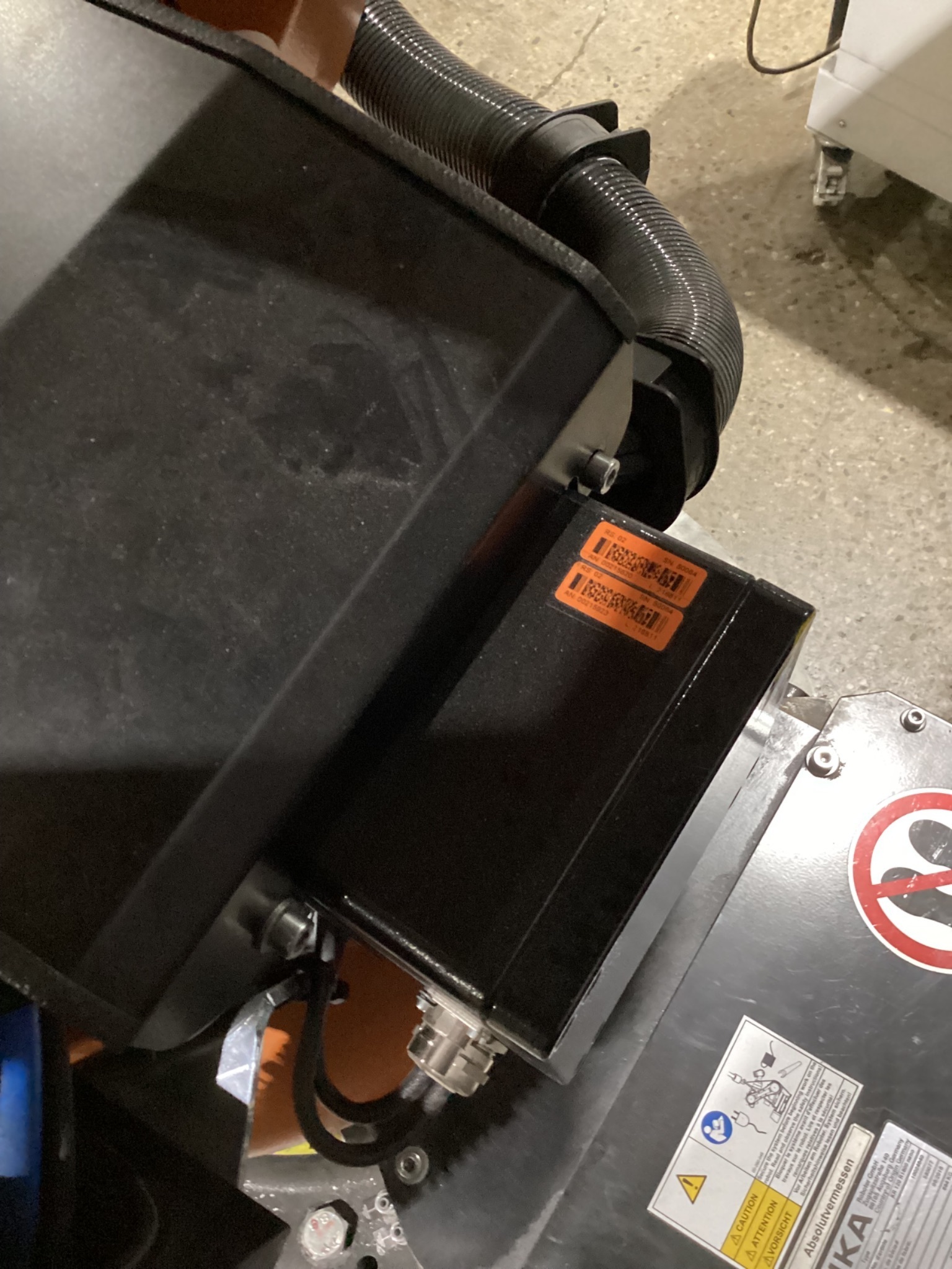 KUKA KR 120 R1800 nano Robot w/ KR C4 NA Controls, Missing Cable Set USED 8