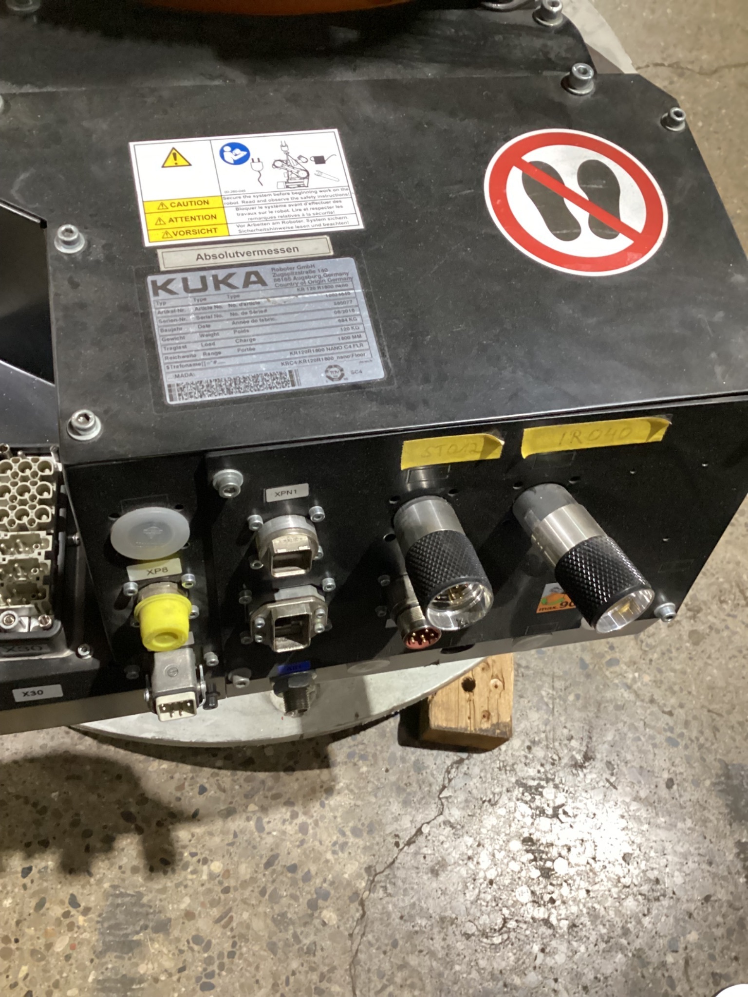 KUKA KR 120 R1800 nano Robot w/ KR C4 NA Controls, Missing Cable Set USED 10