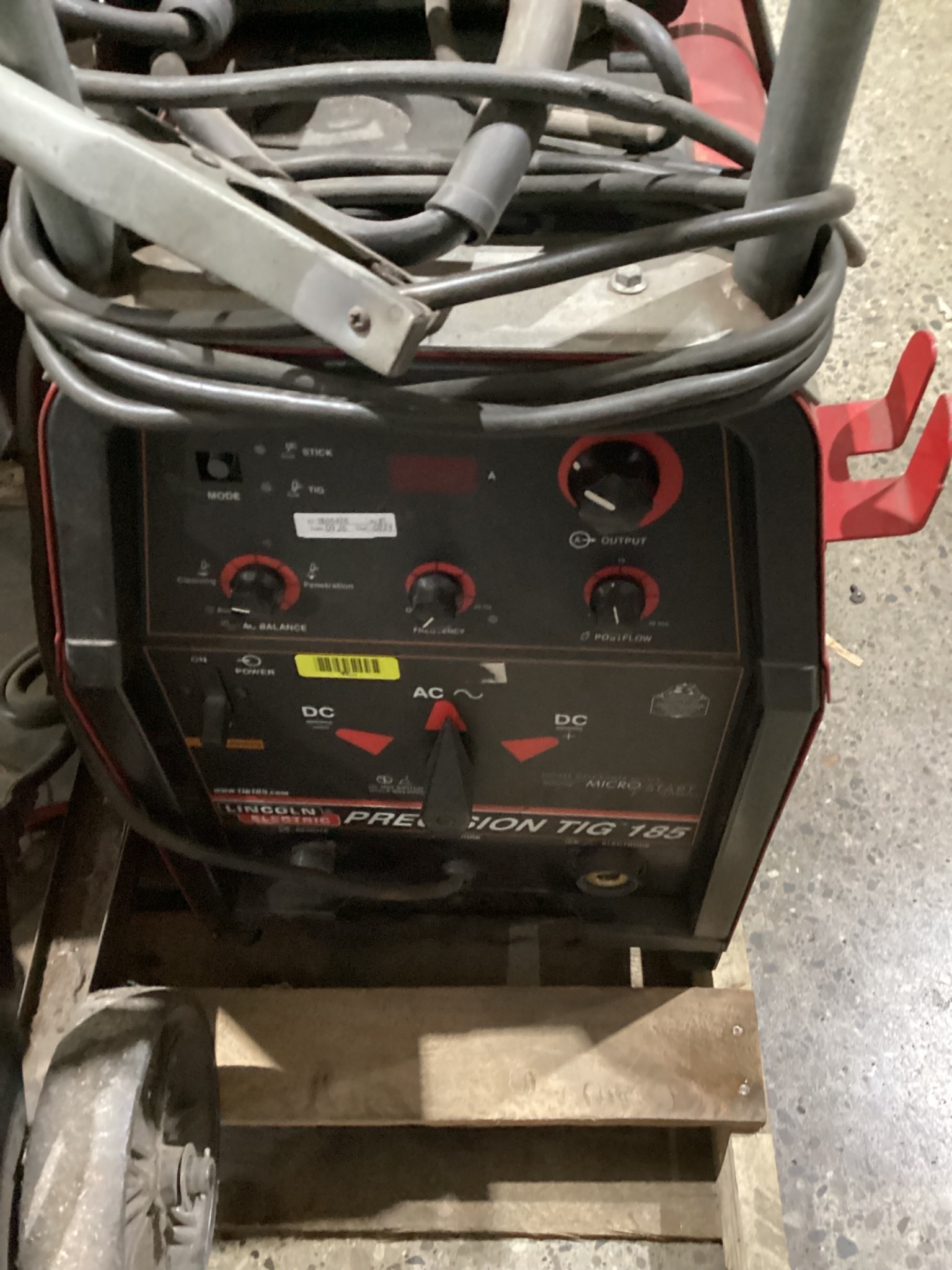 LINCOLN ELECTRIC PRECISION TIG 185 Welder USED 2