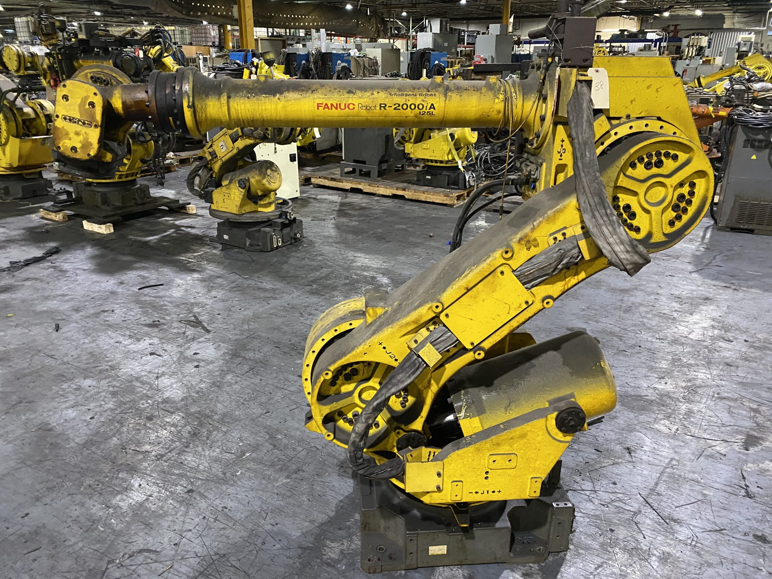 FANUC - R-2000iA/125L w/ R-J3iB Controls USED 1