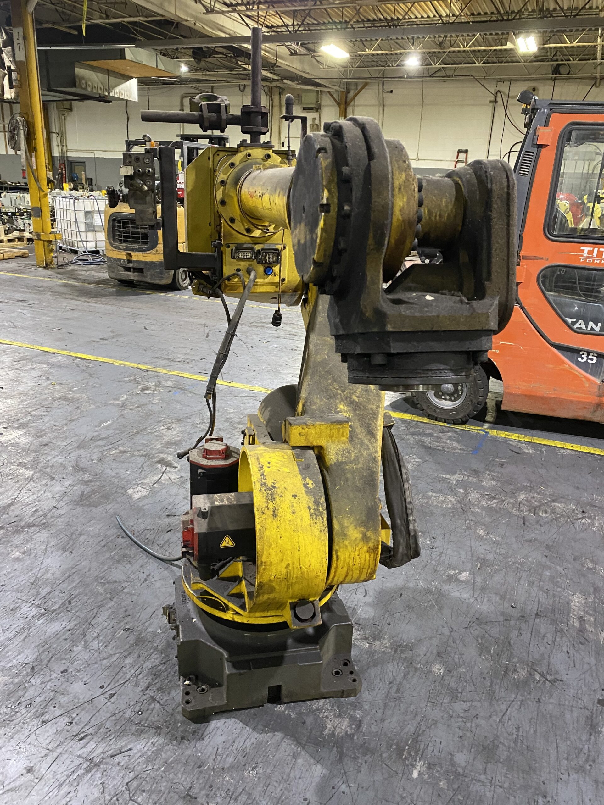 FANUC - R-2000iA/125L w/ R-J3iB Controls USED 3