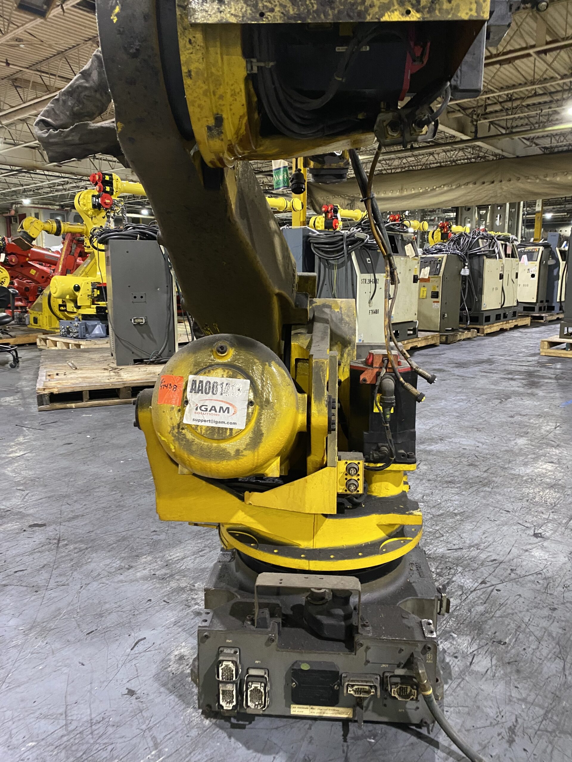 FANUC - R-2000iA/125L w/ R-J3iB Controls USED 2