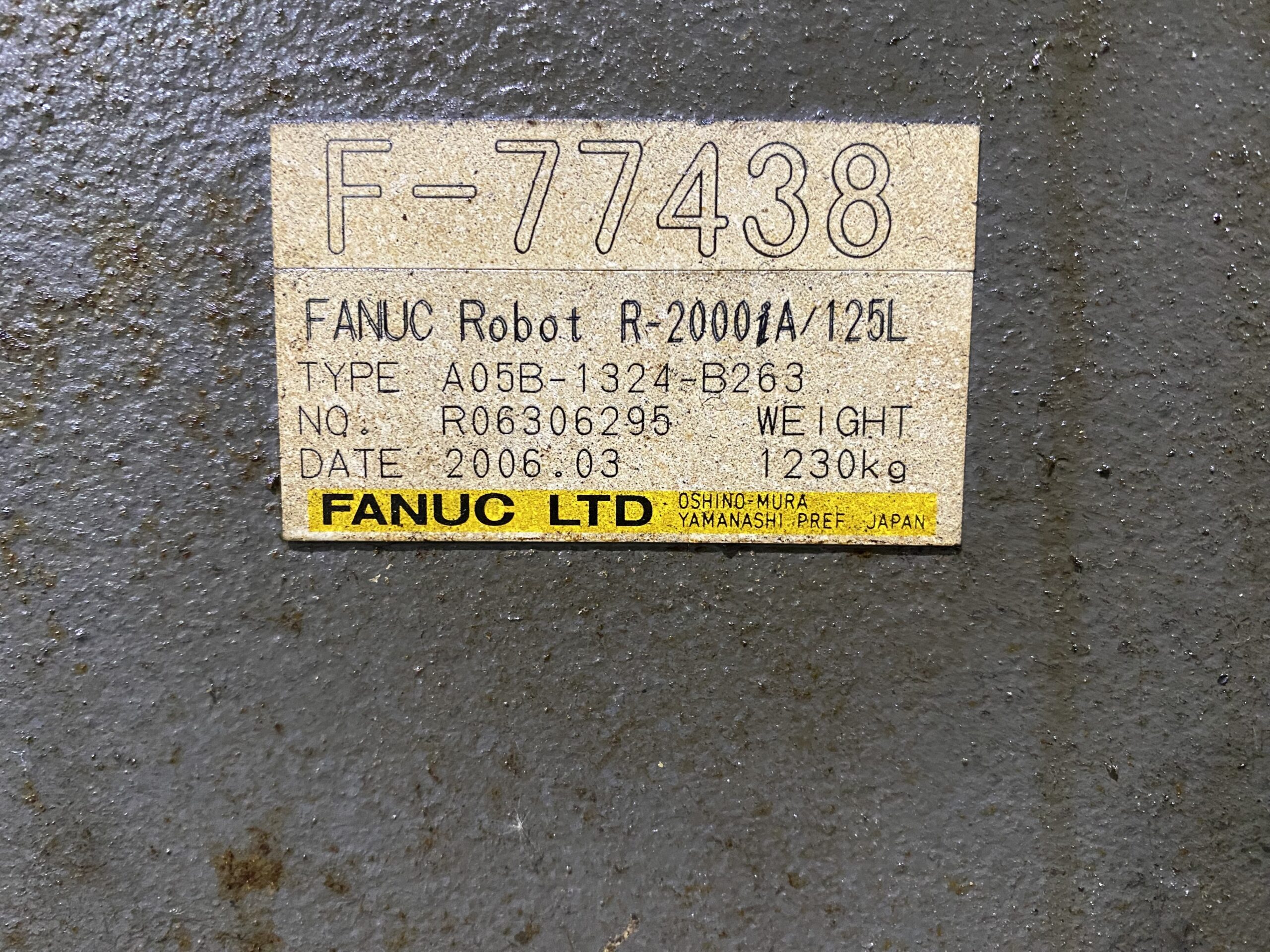 FANUC - R-2000iA/125L w/ R-J3iB Controls USED 5
