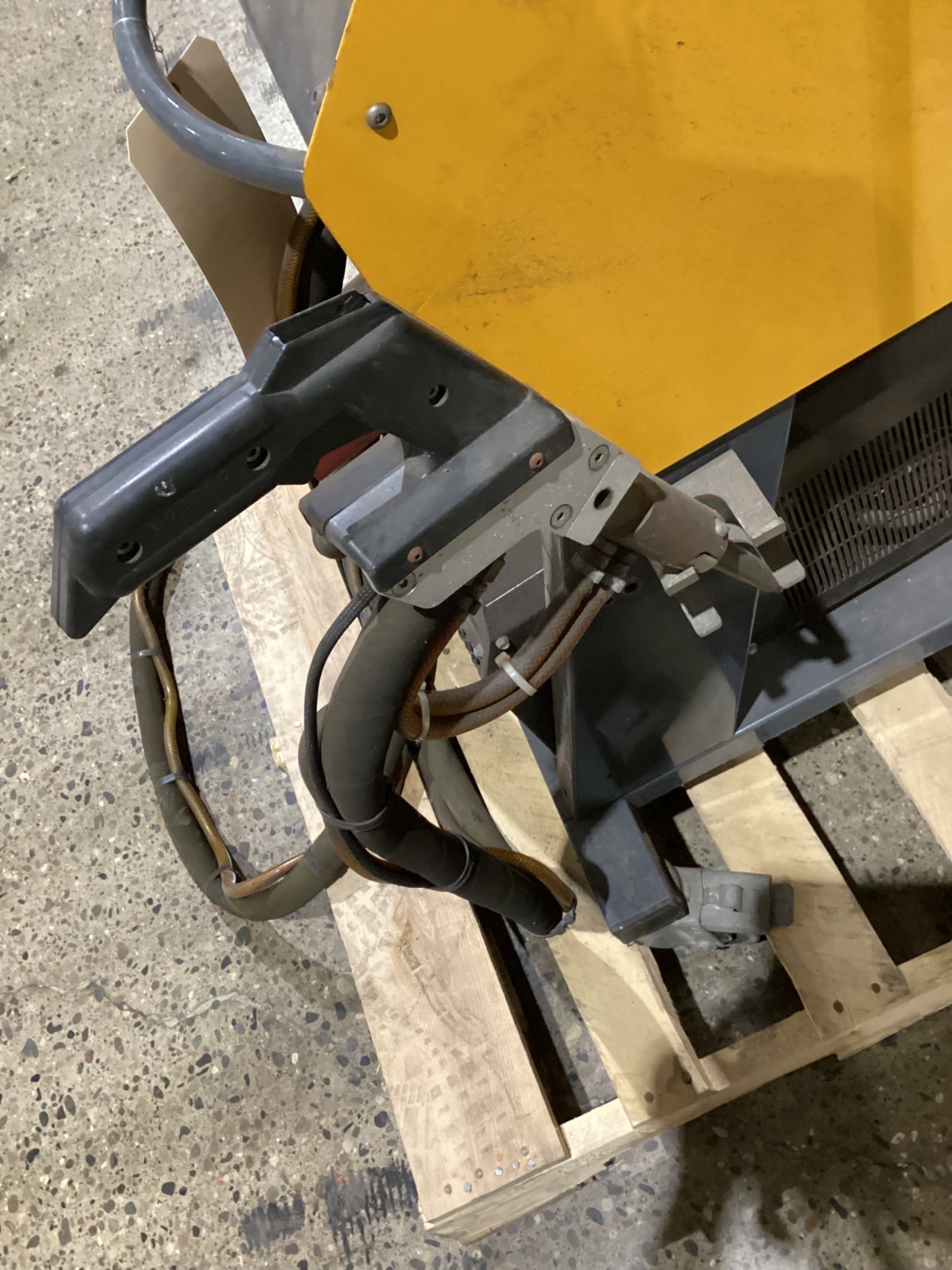 ARO ERGOWELD 14K V4 Mobile Spot Welder USED 8