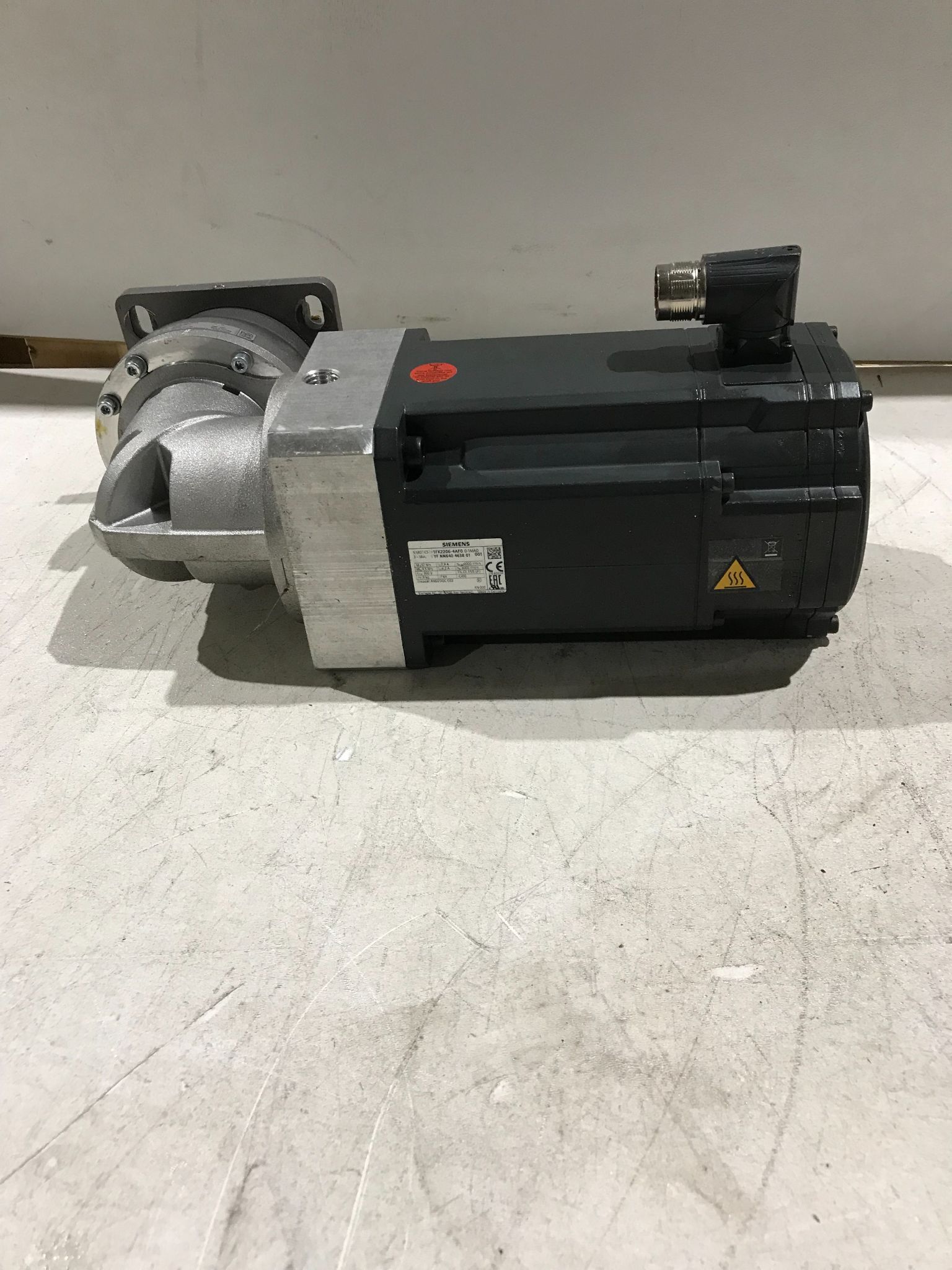 SIEMENS 1FK2206-4AF00-1MA0 Servo Motor USED 4