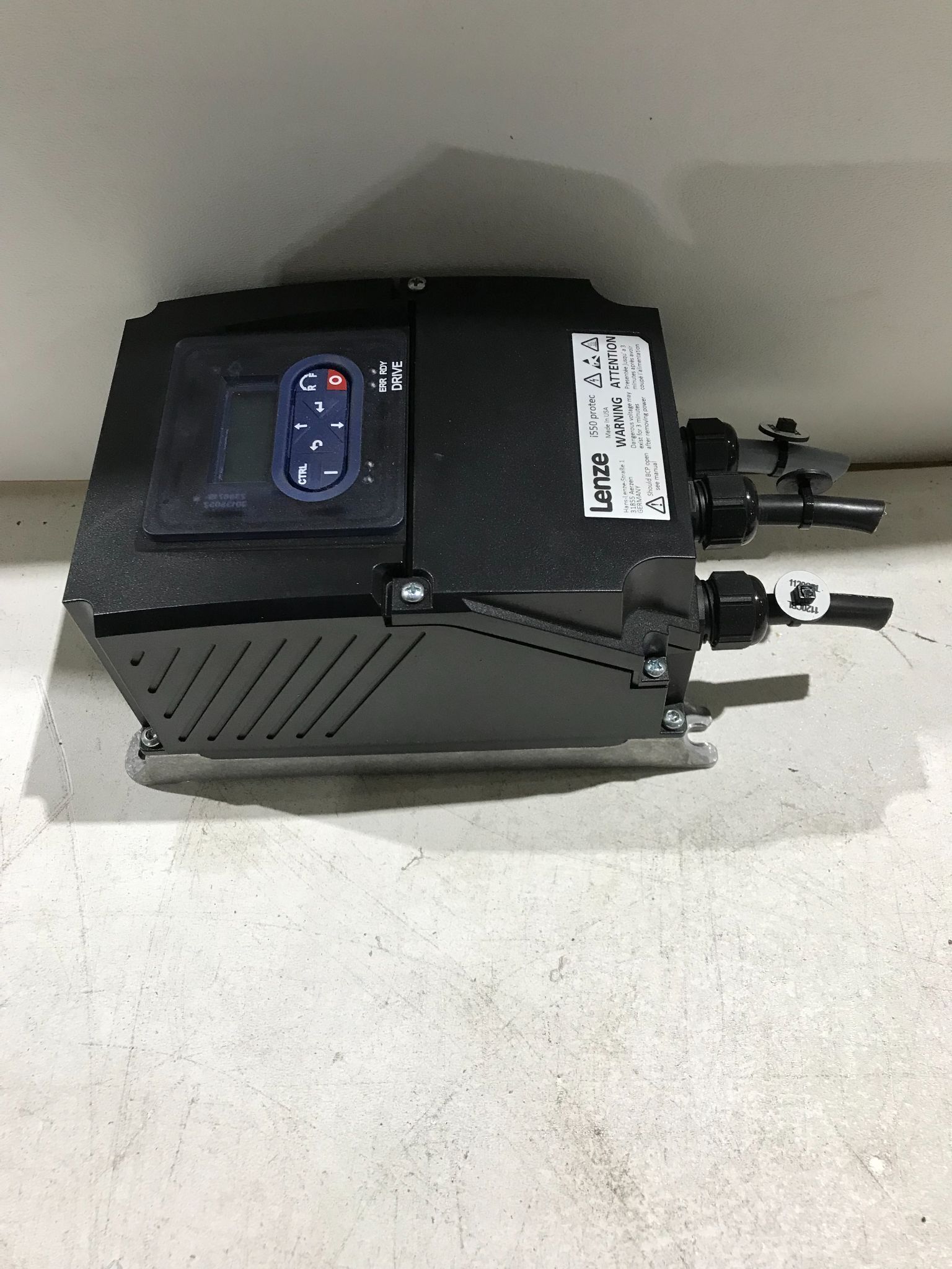 LENZE I55AP137F0A711K00S I550 Protec Series Inverter Drive 0.5 HP USED 2