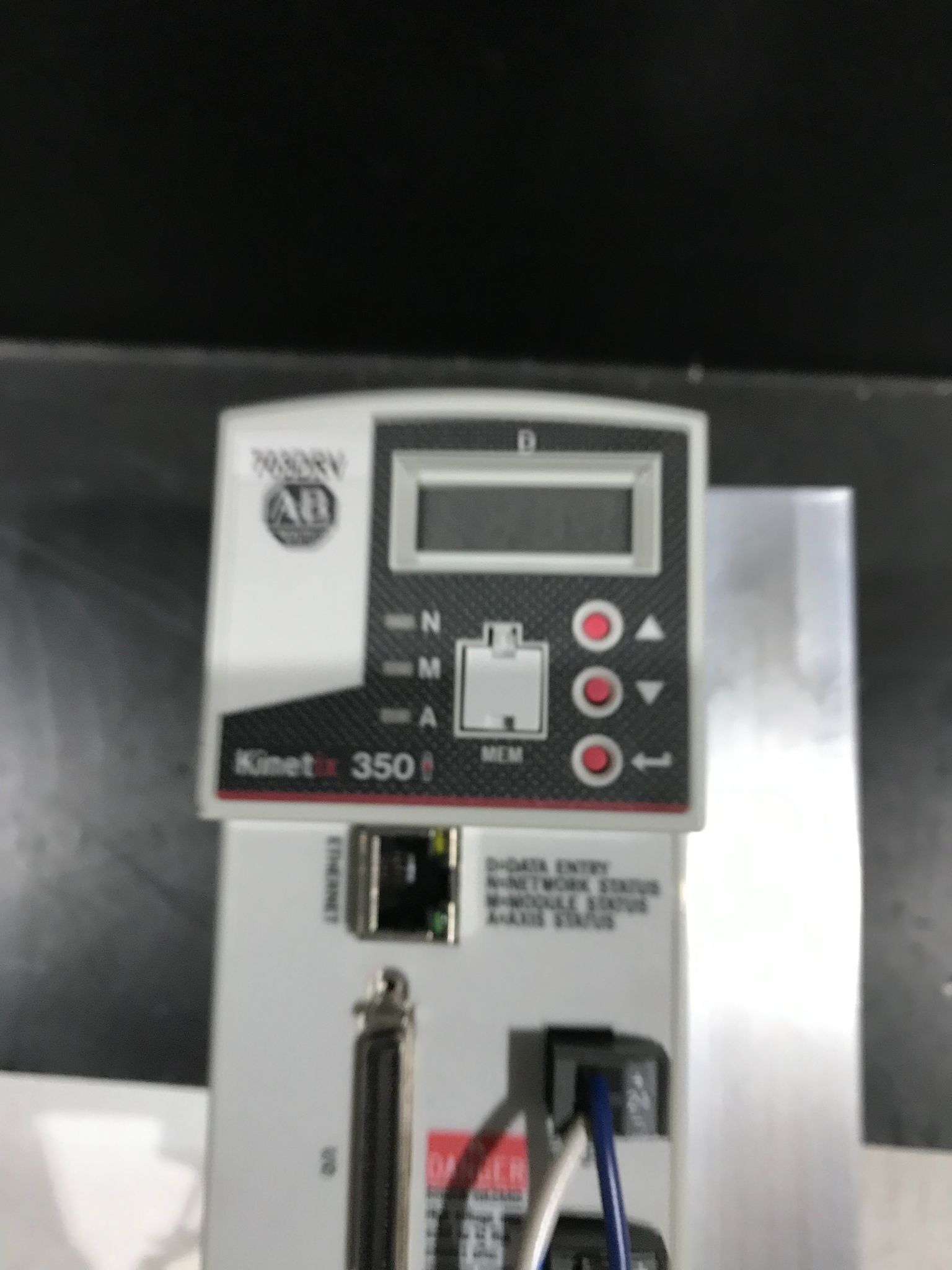 ALLEN-BRADLEY 2097-V34PR5-LM SERVO DRIVE NEW 2