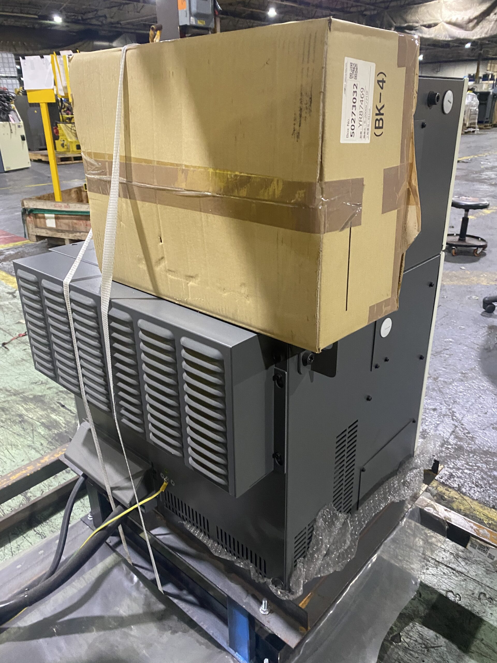 FANUC - R-2000iC/210F w/ R30iB PLUS Controls & Leoni Dress Pack NEW 7