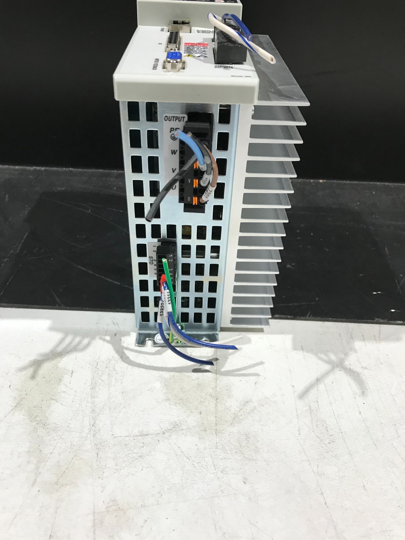ALLEN-BRADLEY 2097-V34PR5-LM SERVO DRIVE NEW 1