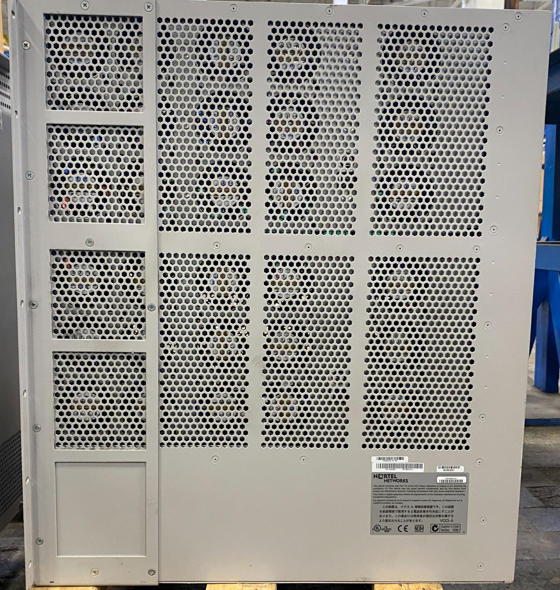 NORTEL NETWORKS 8010 DS1402001 SWITCH CHASSIS USED 1