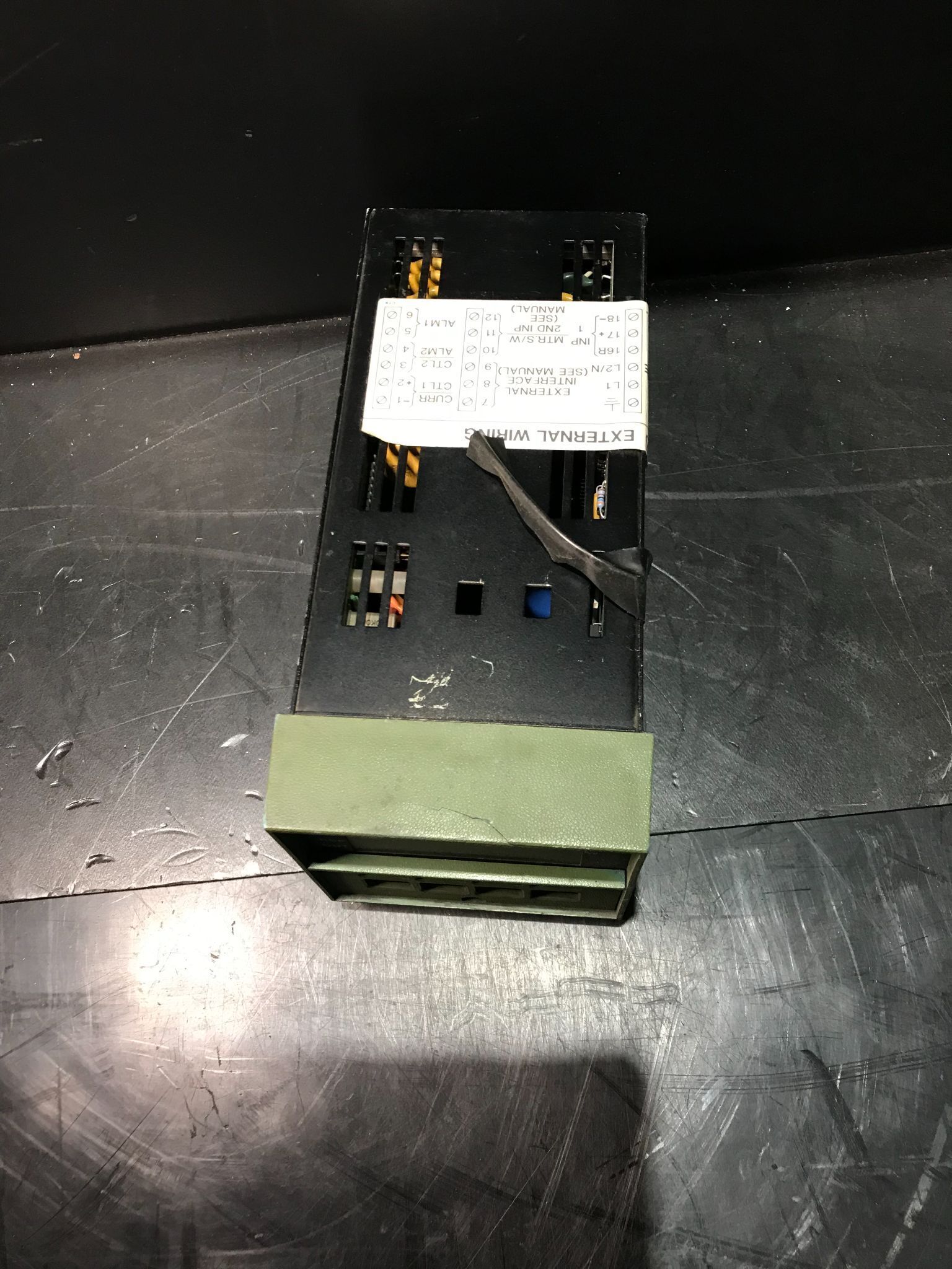 HONEYWELL DC3002-0-300-2 TEMPERATURE CONTROLS AND INDICATORS USED 3