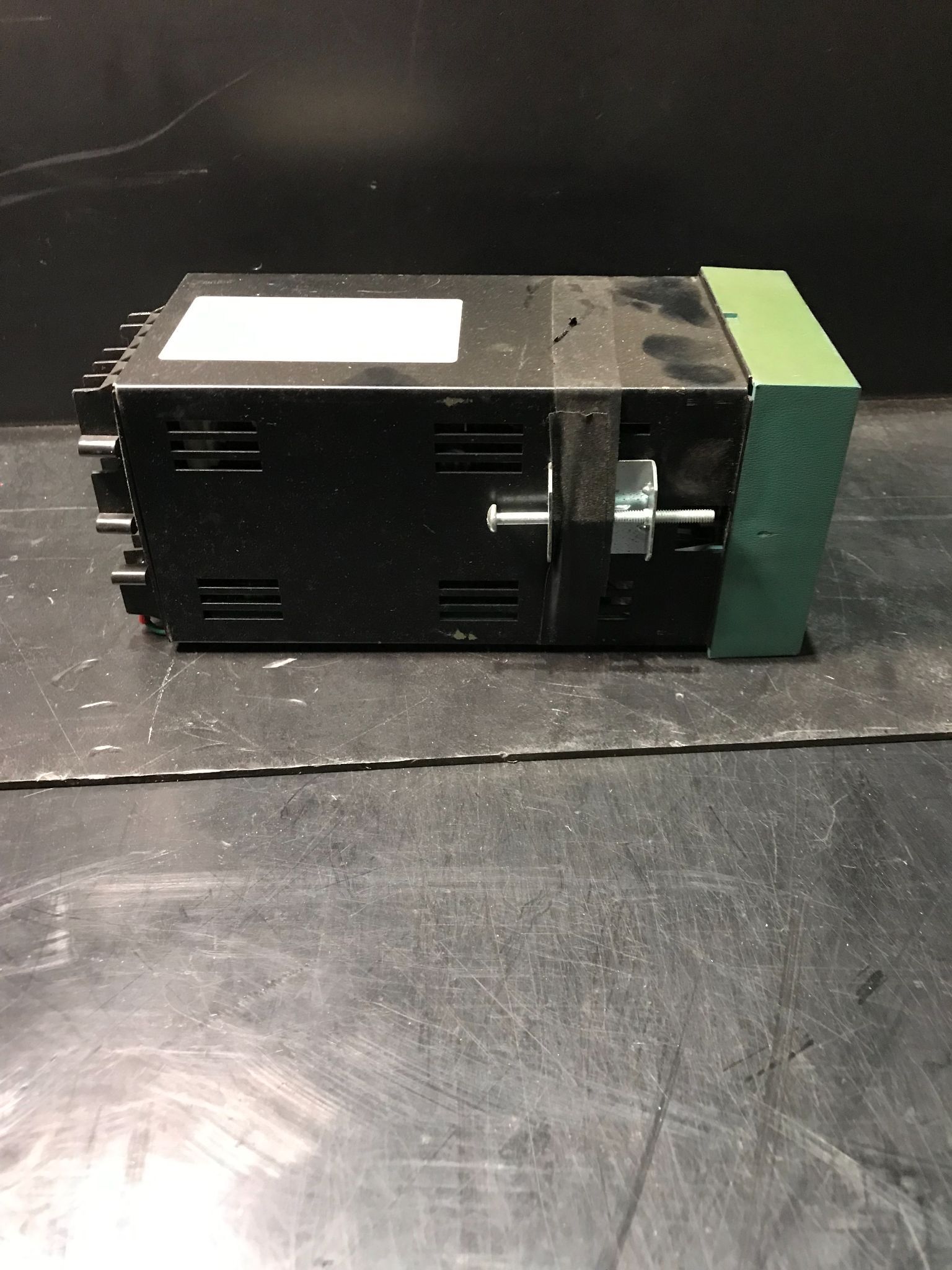 HONEYWELL DC3002-0-300-2 TEMPERATURE CONTROLS AND INDICATORS USED 0