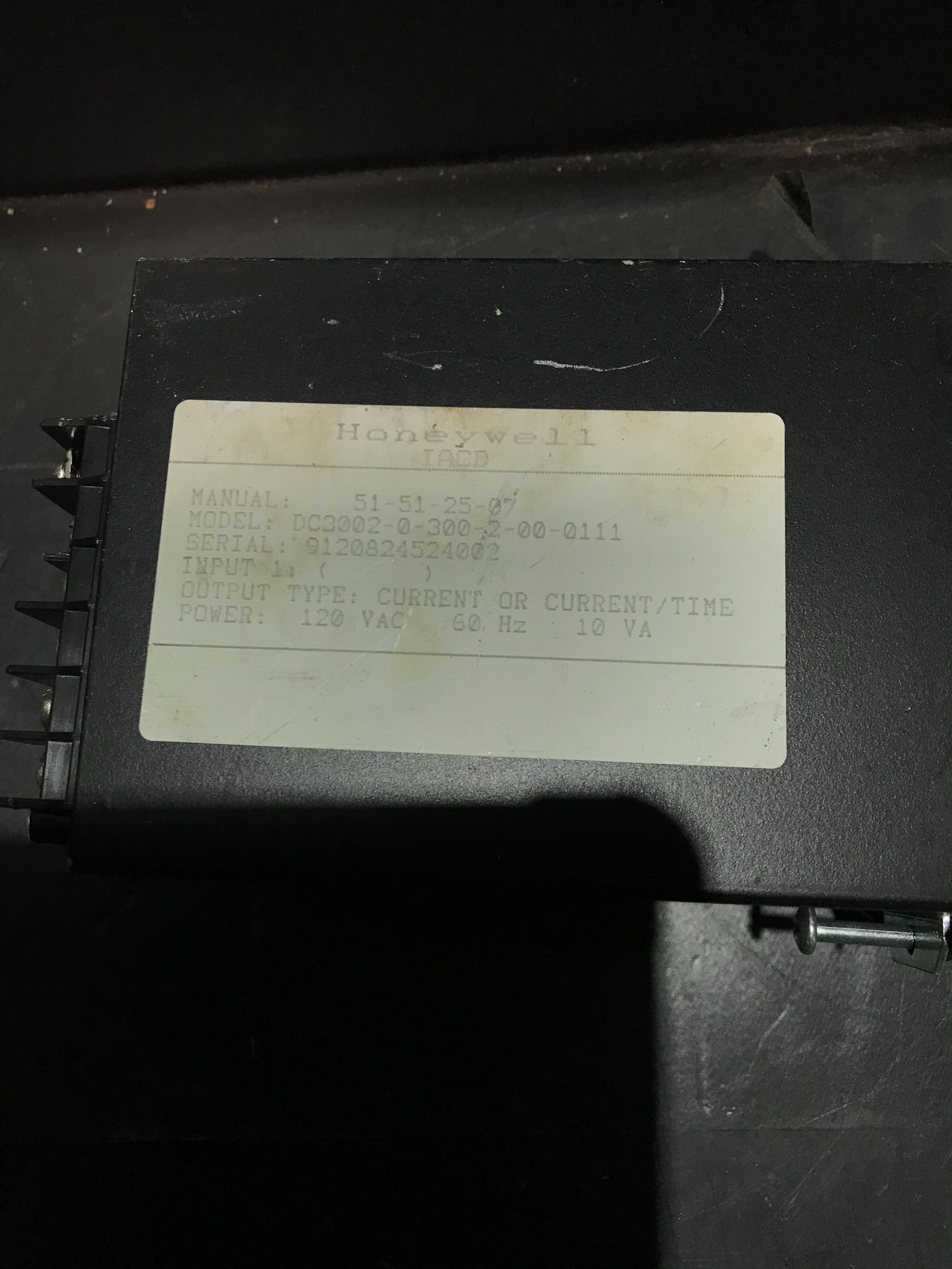 HONEYWELL DC3002-0-300-2-00-0111 Temperature Controller USED 1