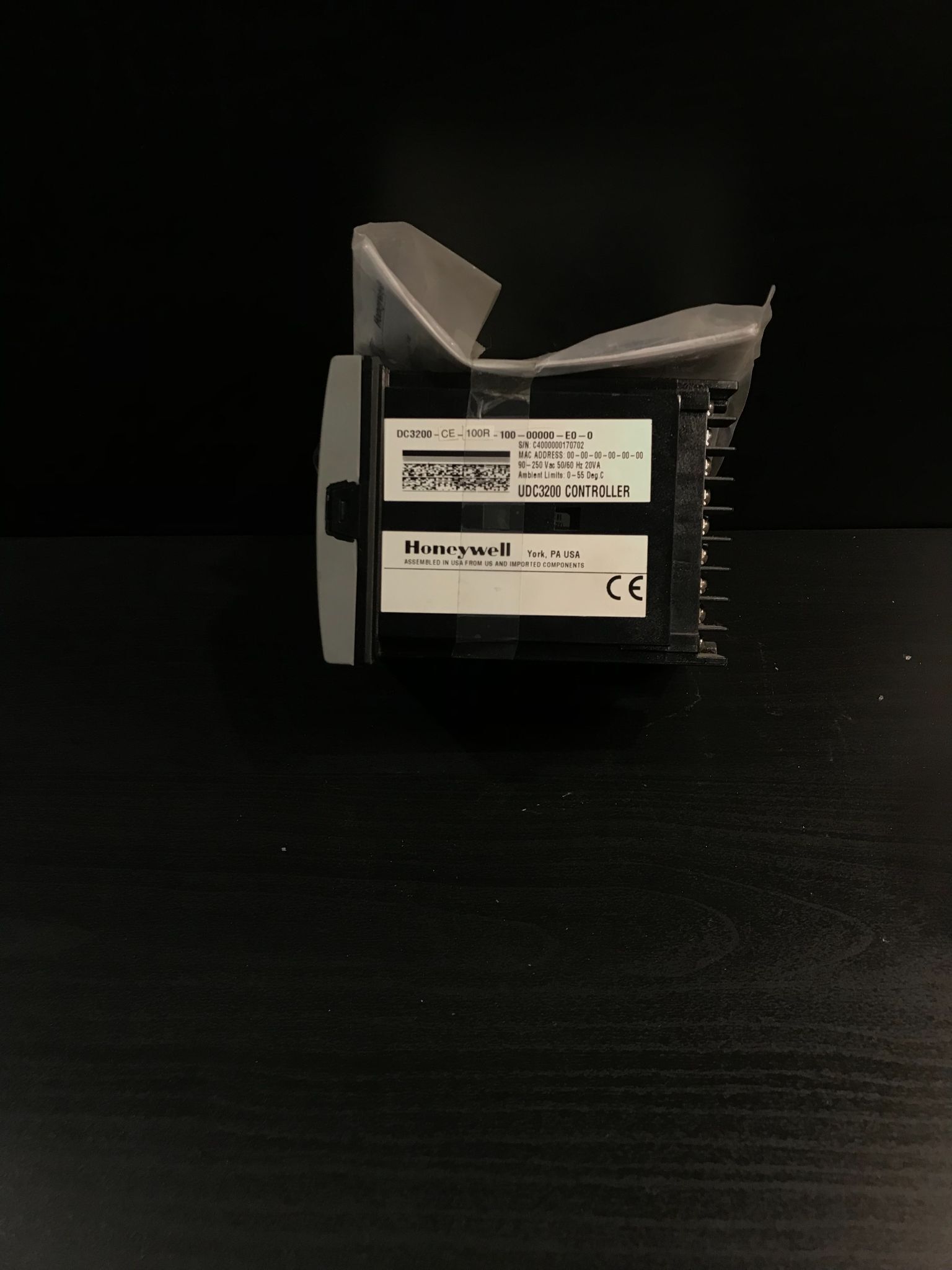 HONEYWELL DC3200-CE-100R-100-00000-E0-0 UDC3200 Controller USED 2