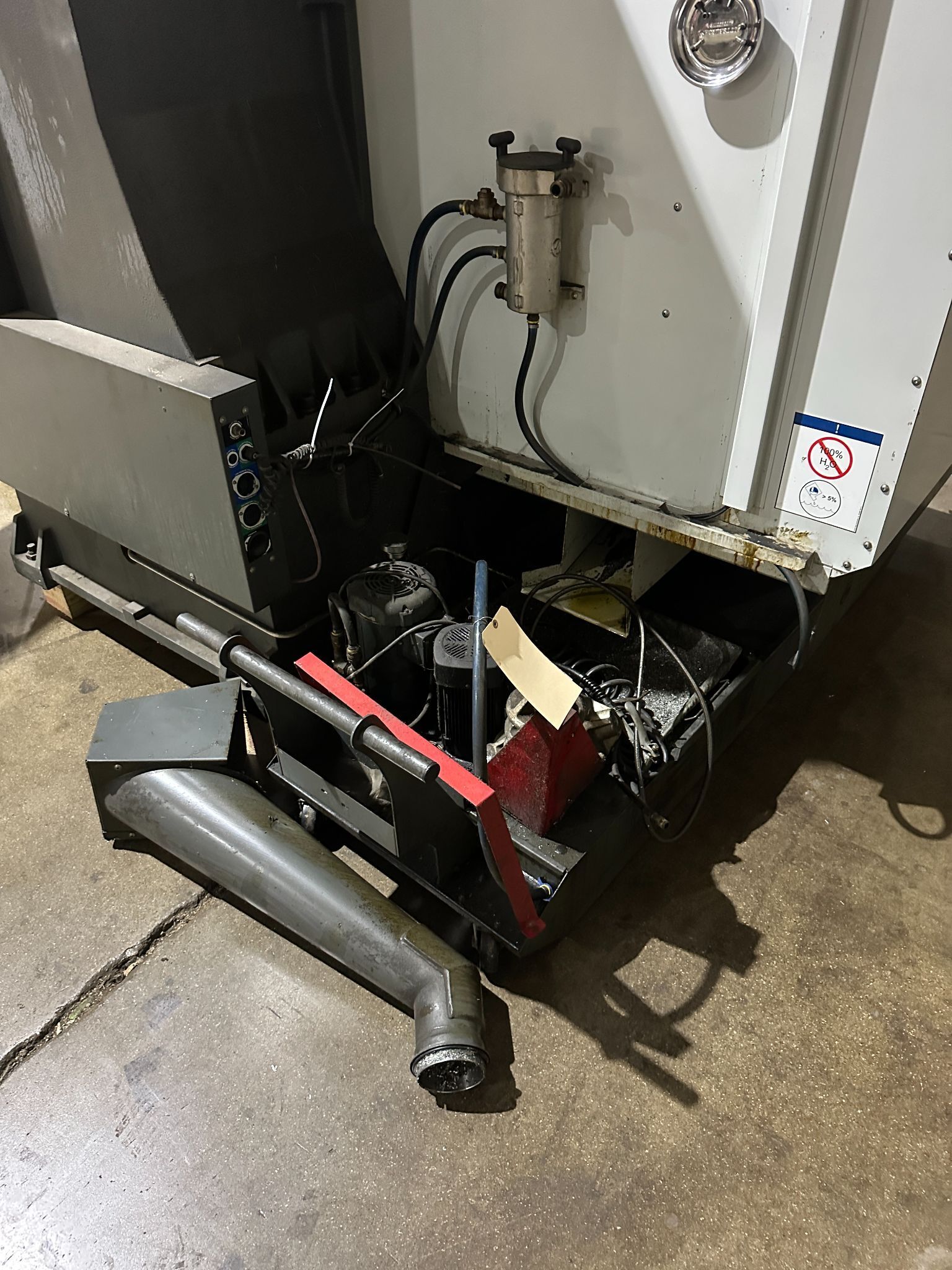 2016 HAAS VF-3YT Vertical Machinery Center 6