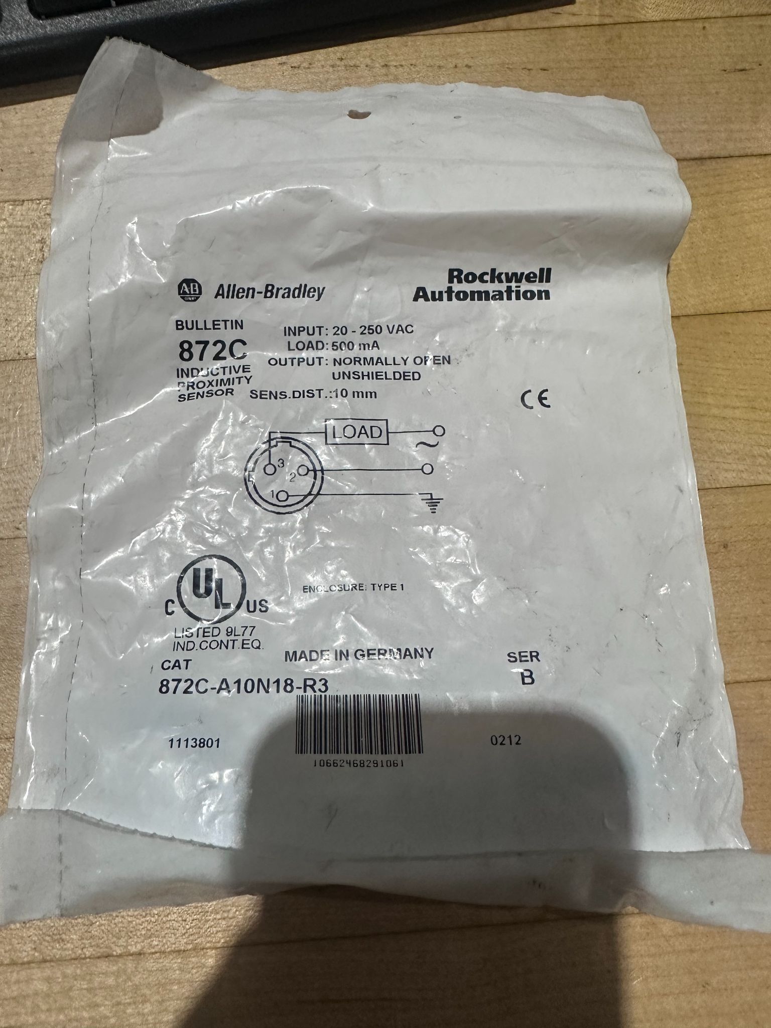 ALLEN-BRADLEY 872C-A10N18-R3 Proximity Switch NEW 1