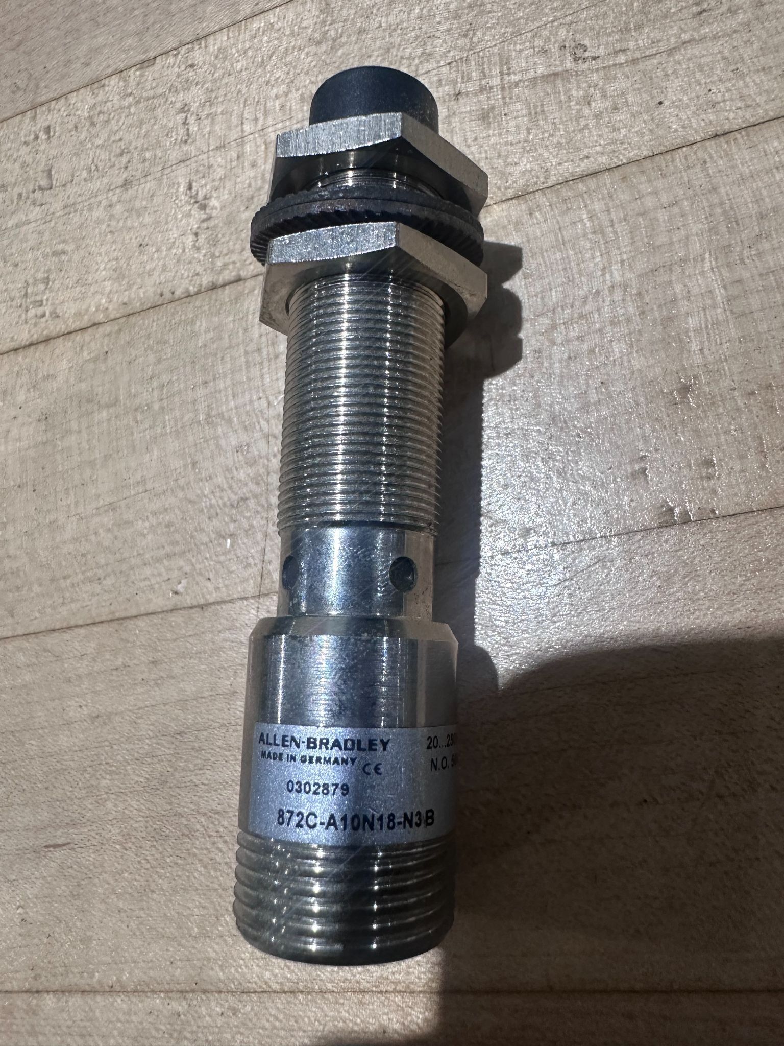 Allen-Bradley 872C-A10N18-N3B Proximity Sensor USED 0