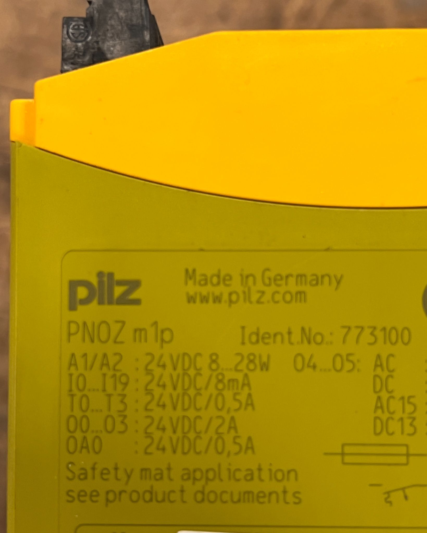 PILZ PNOZm1p PLC MODULE USED 3