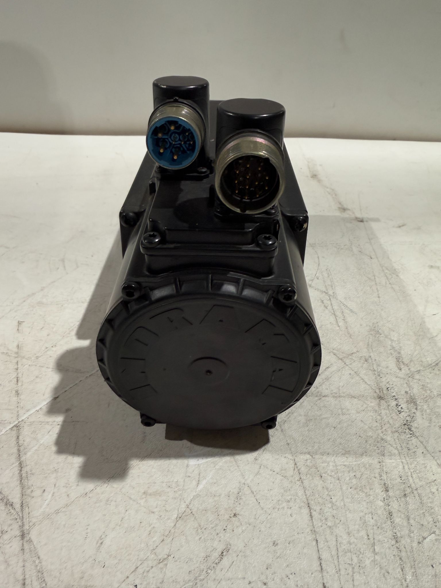 REXROTH INDRAMAT MHD071B-061-PG1-UN SERVO MOTOR USED 2