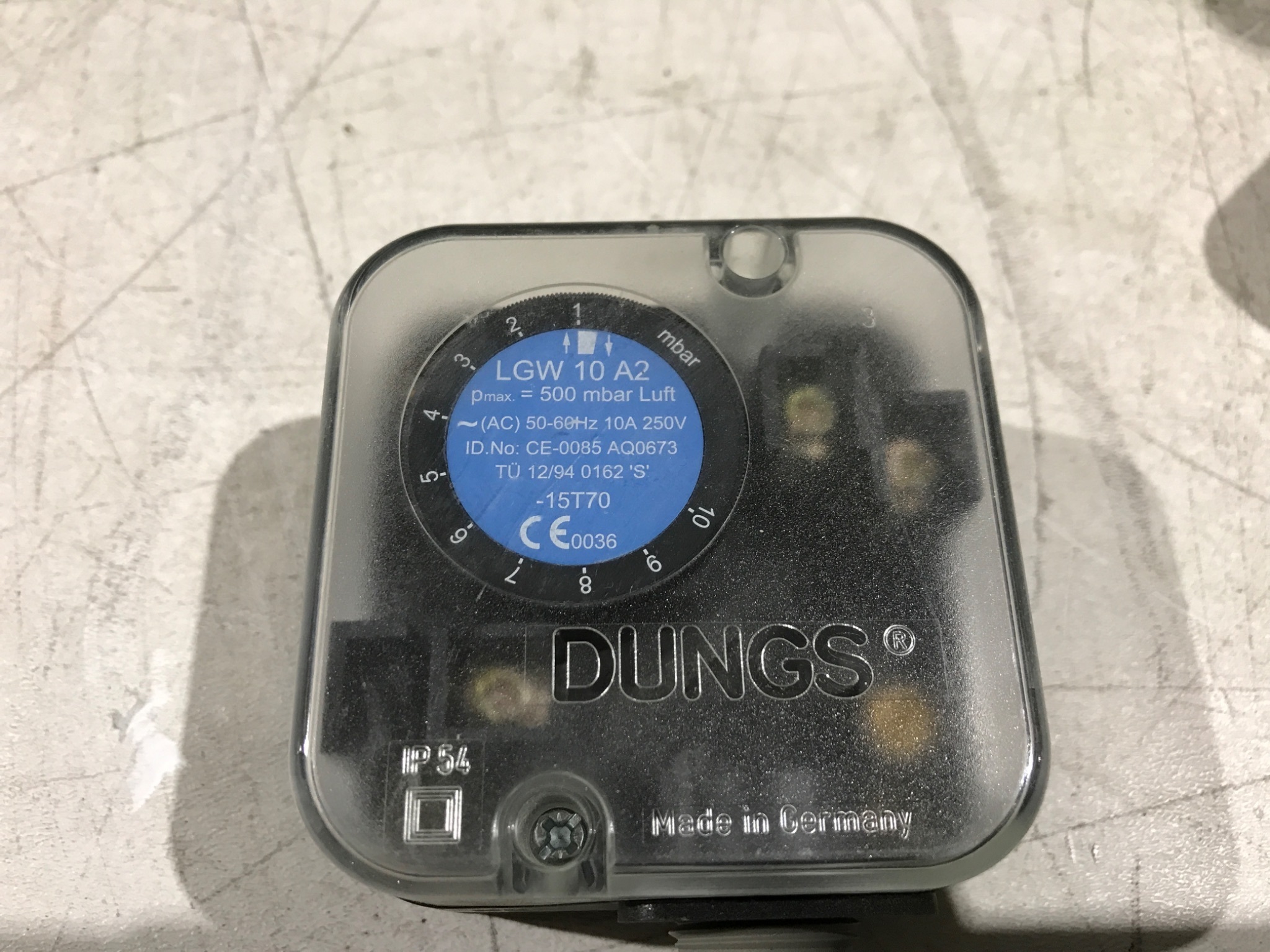 DUNGS PRESSURE SWITCH LGW 10 A2 USED 1
