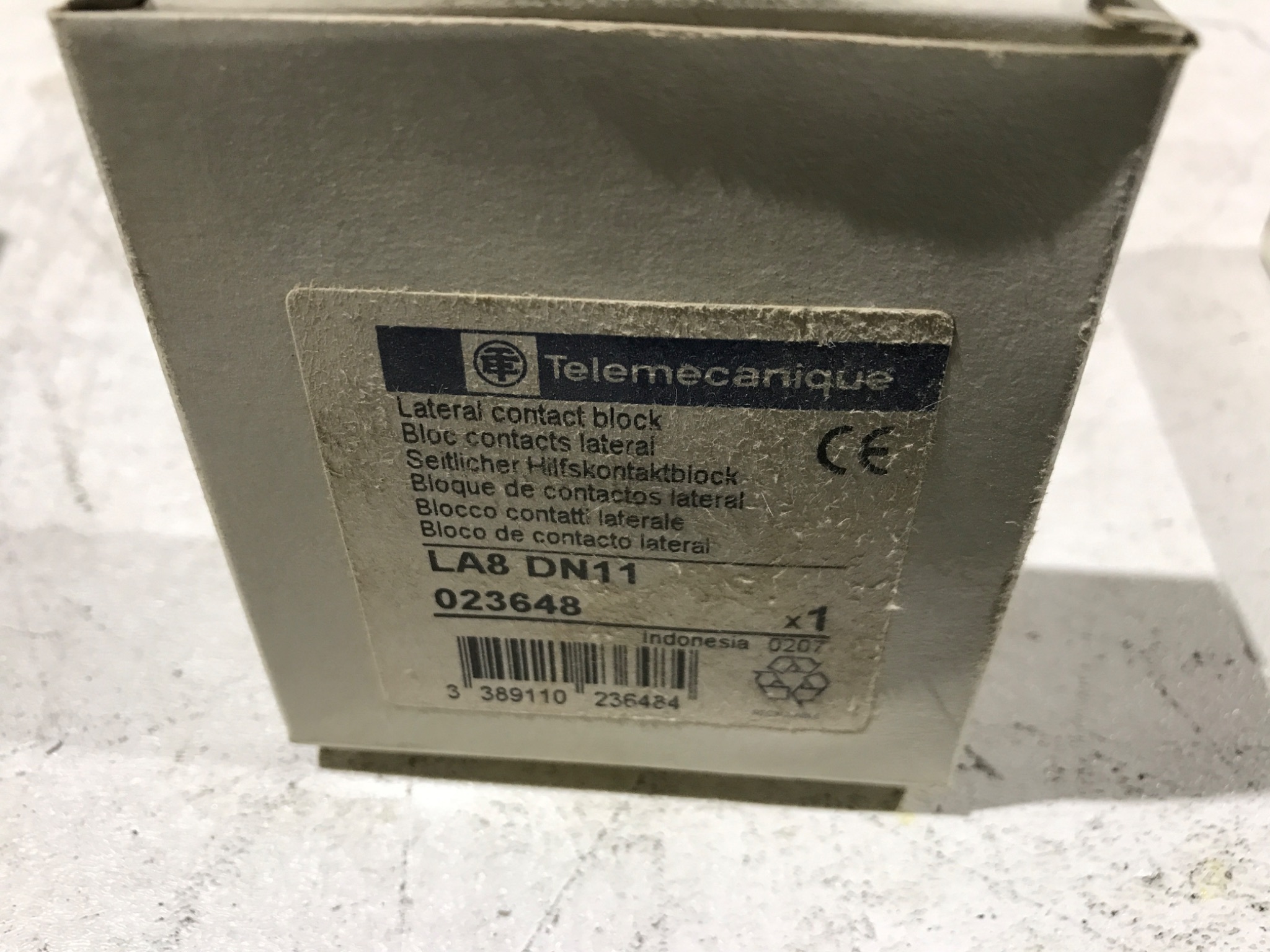 TELEMECANIQUE LATERAL CONTACT BLOCK LA8 DN11 NEW 1