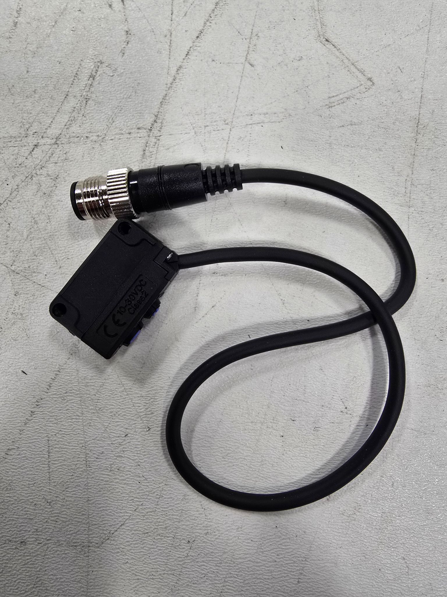 KEYENCE PZ-G61EP SQUARE RETRO REFLECTIVE M12CONNECTOR TYPE W CABLE NEW 2