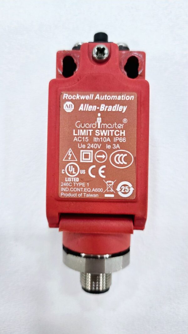 Used ALLEN BRADLEY 440P-CDPB03R6 Safety Switch IGAM0260499