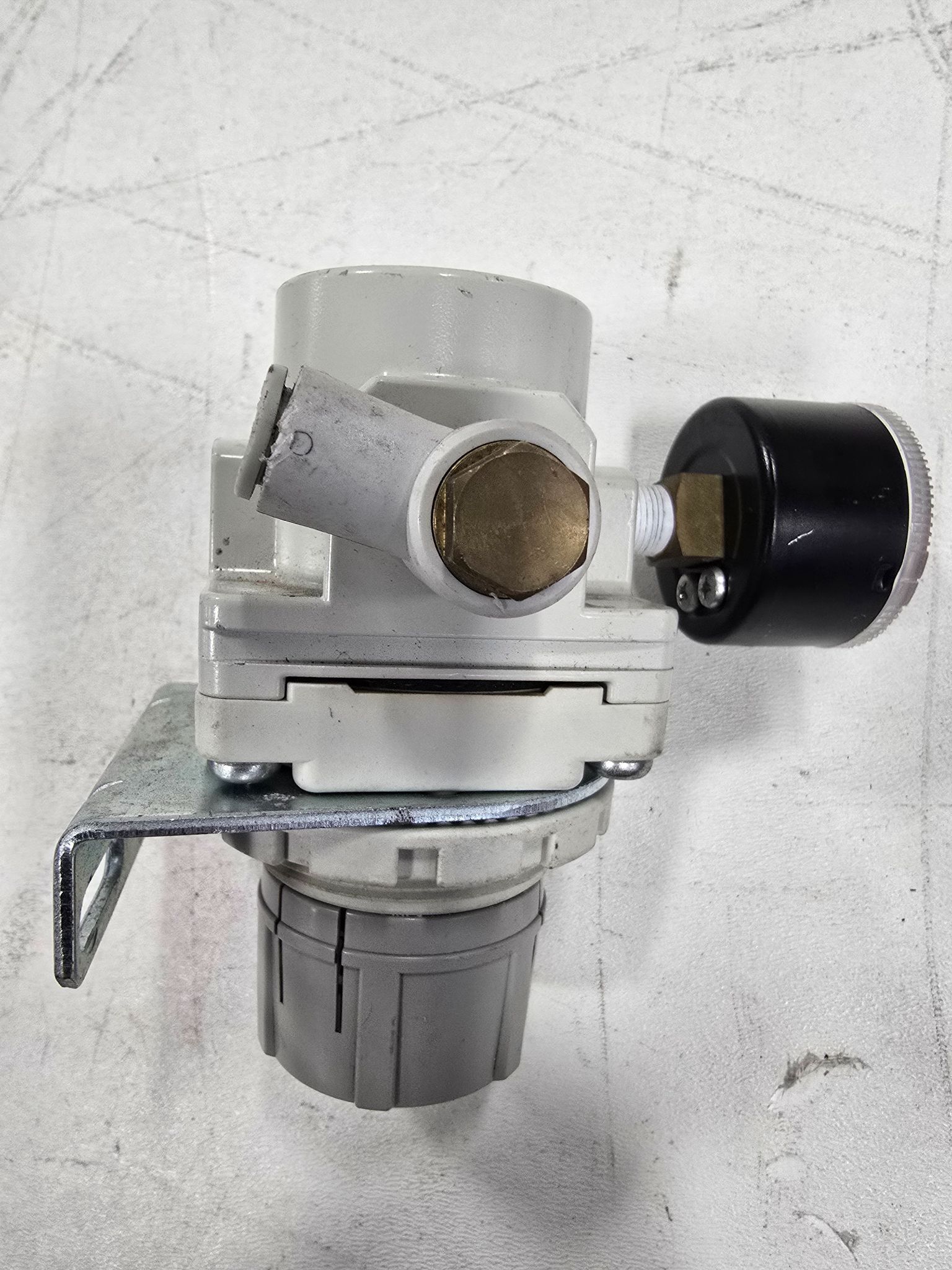 SMC AR30-N02BG-Z-A AIR REGULATOR USED 3