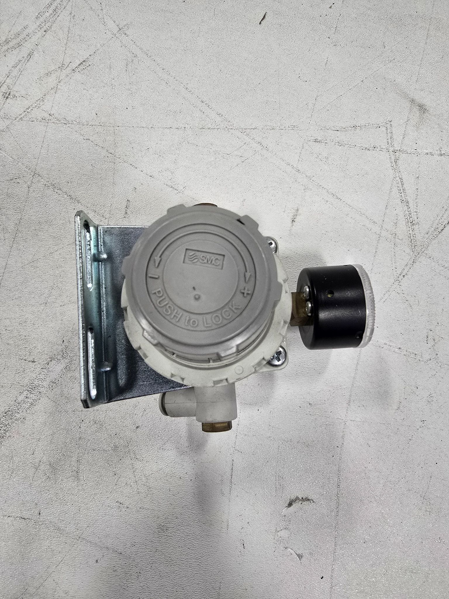 SMC AR30-N02BG-Z-A AIR REGULATOR USED 4