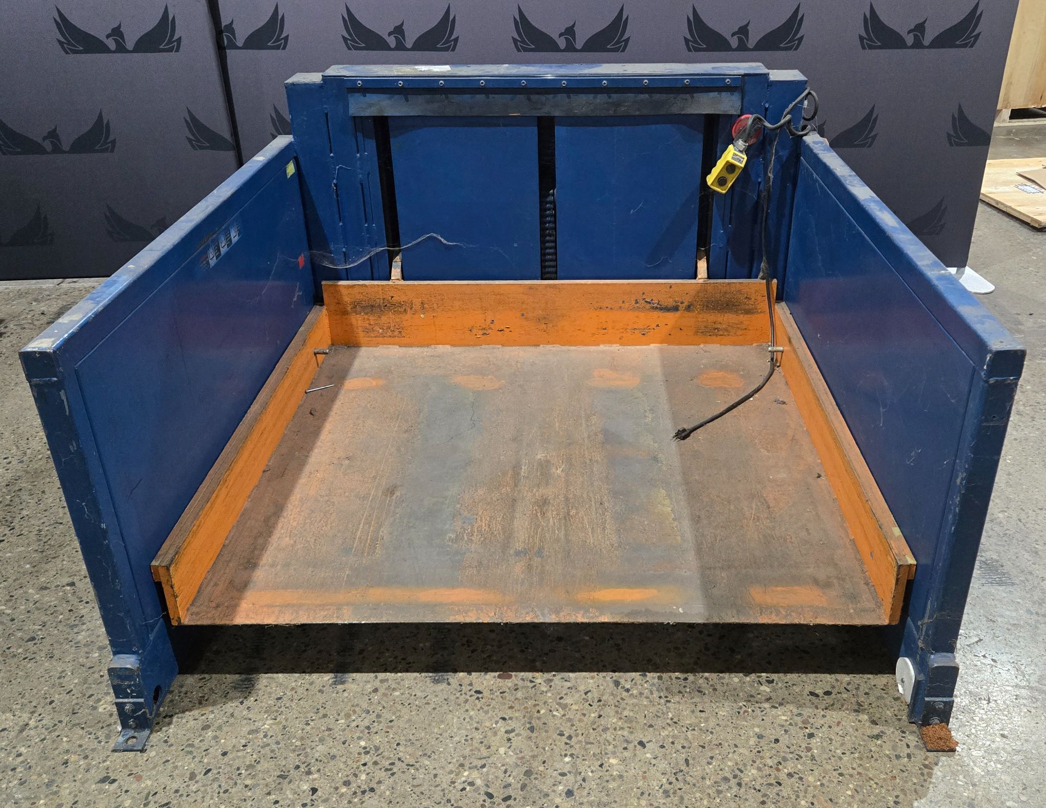 SOUTHWORTH C2-24 Platform Lift 2000 lbs Capacity USED 0