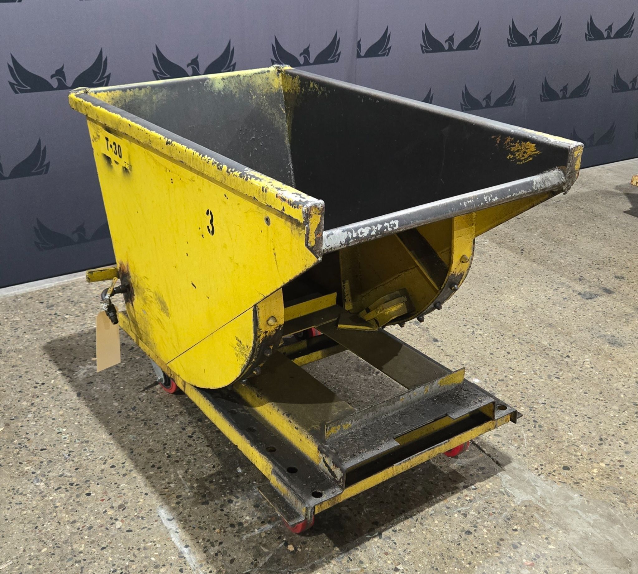 UNKNOWN BRAND AND MODEL SELF DUMPING HOPPER USED 2