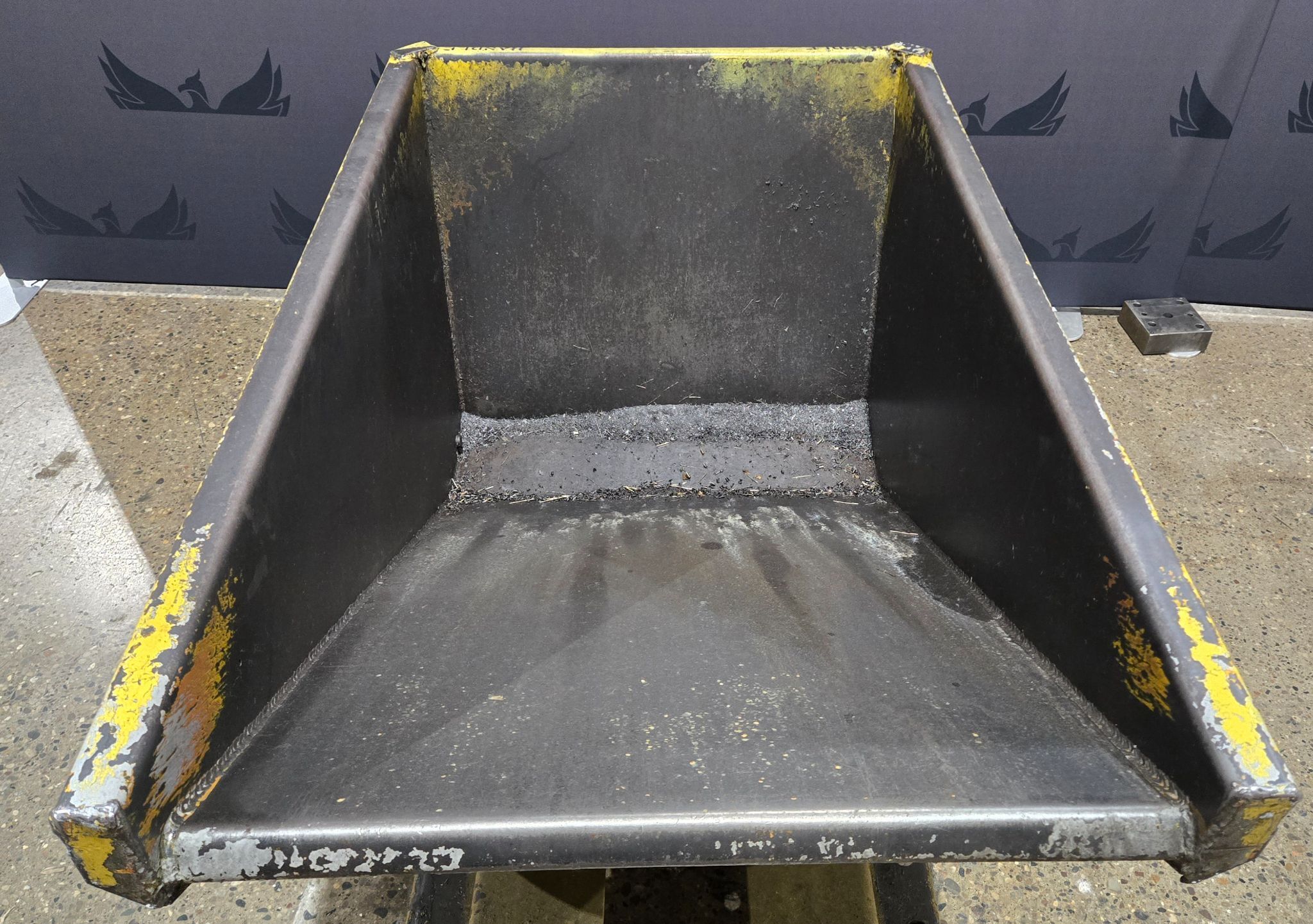 UNKNOWN BRAND AND MODEL SELF DUMPING HOPPER USED 3