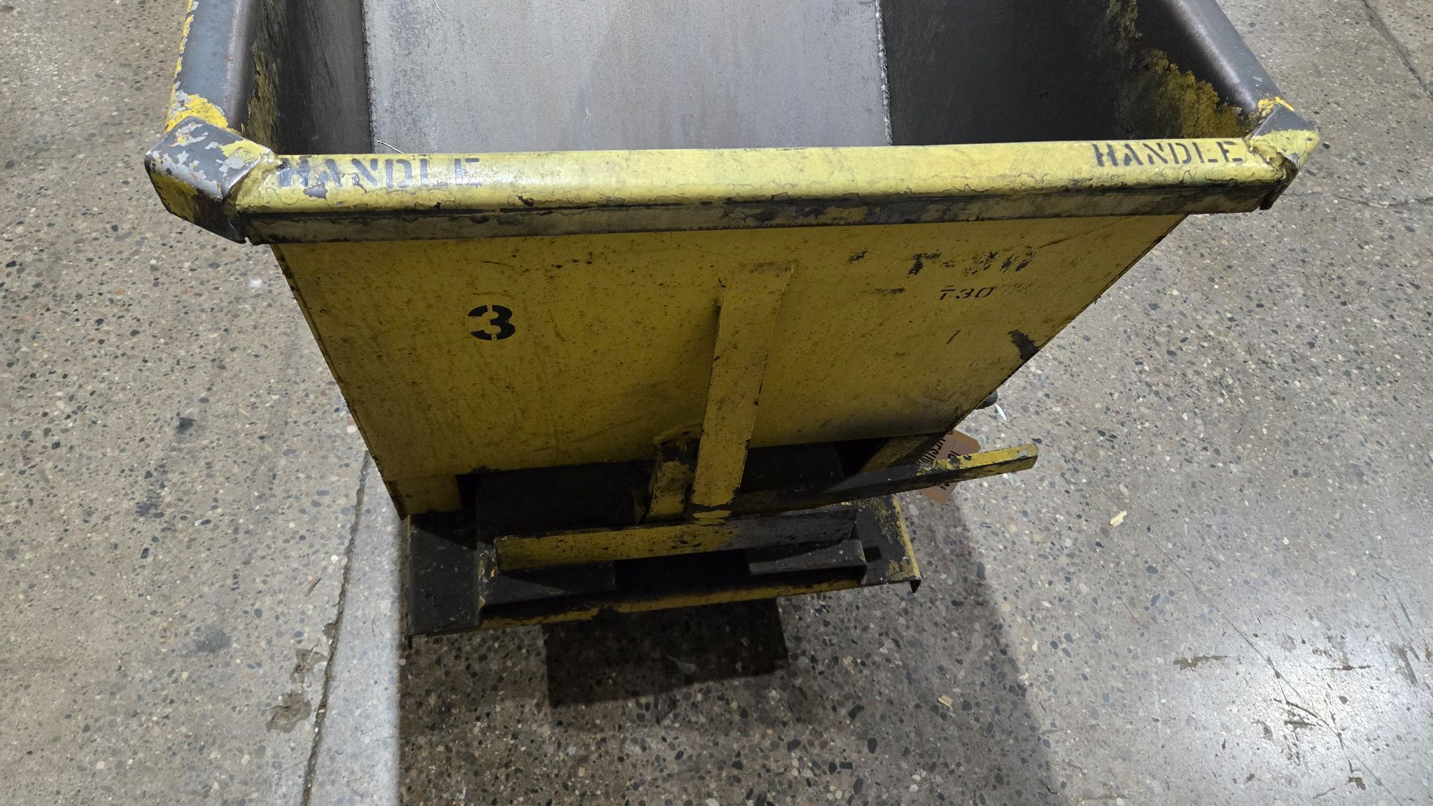 UNKNOWN BRAND AND MODEL SELF DUMPING HOPPER USED 6